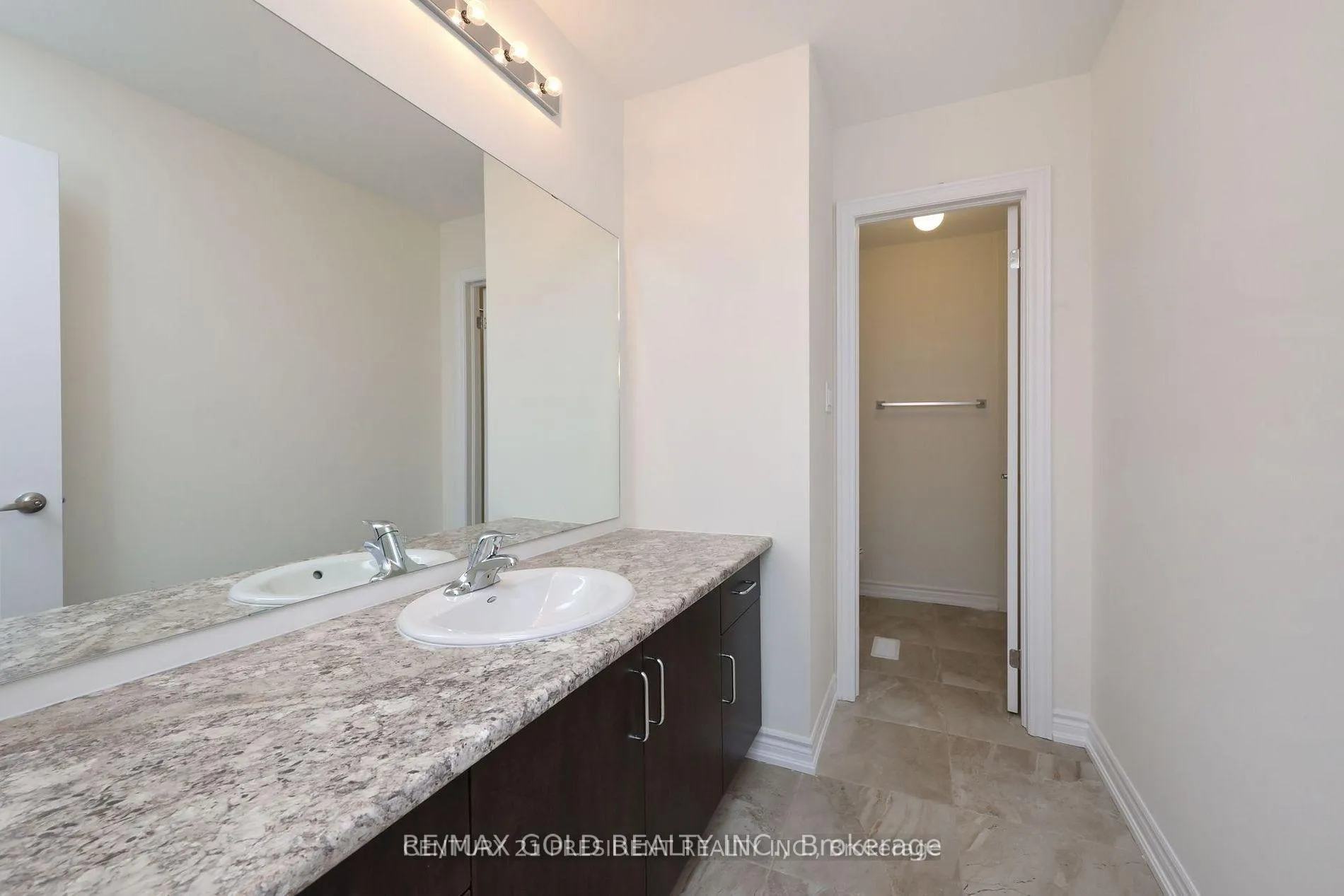 Photo 28 of 161 Terry Fox Drive, Barrie, Rural Barrie Southeast — HOMEH