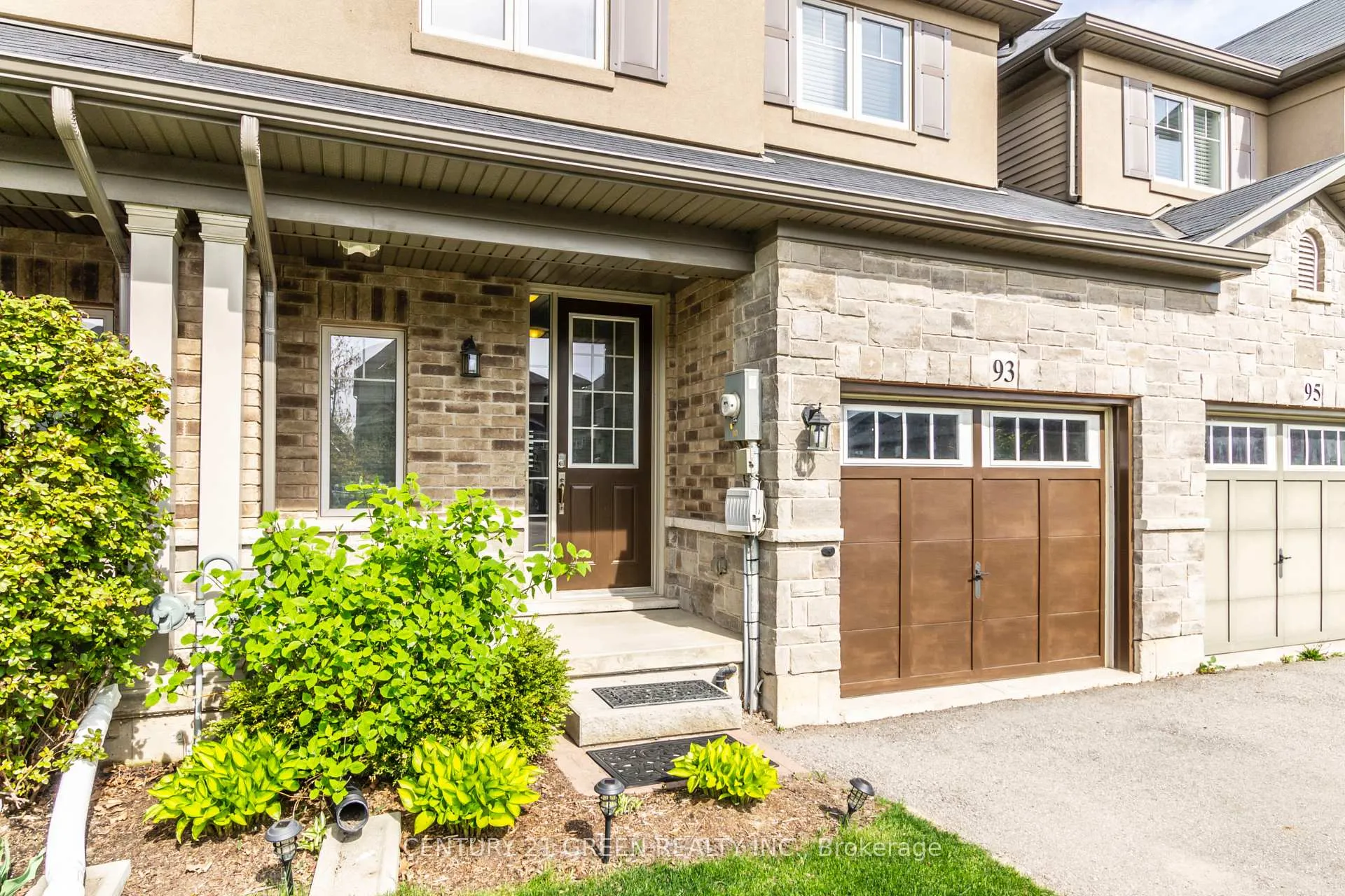 Photo 4 of 93 Sexton Crescent, Hamilton, Ancaster — HOMEH