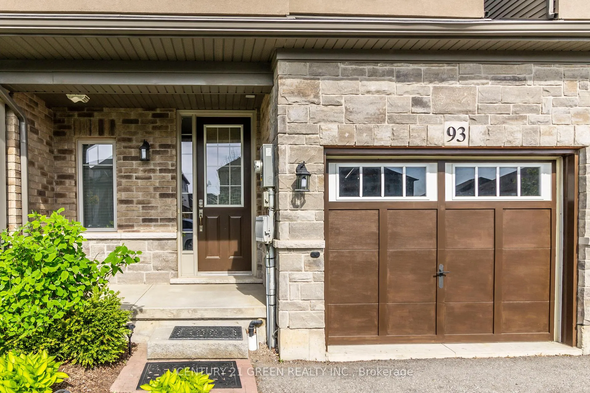 Photo 5 of 93 Sexton Crescent, Hamilton, Ancaster — HOMEH