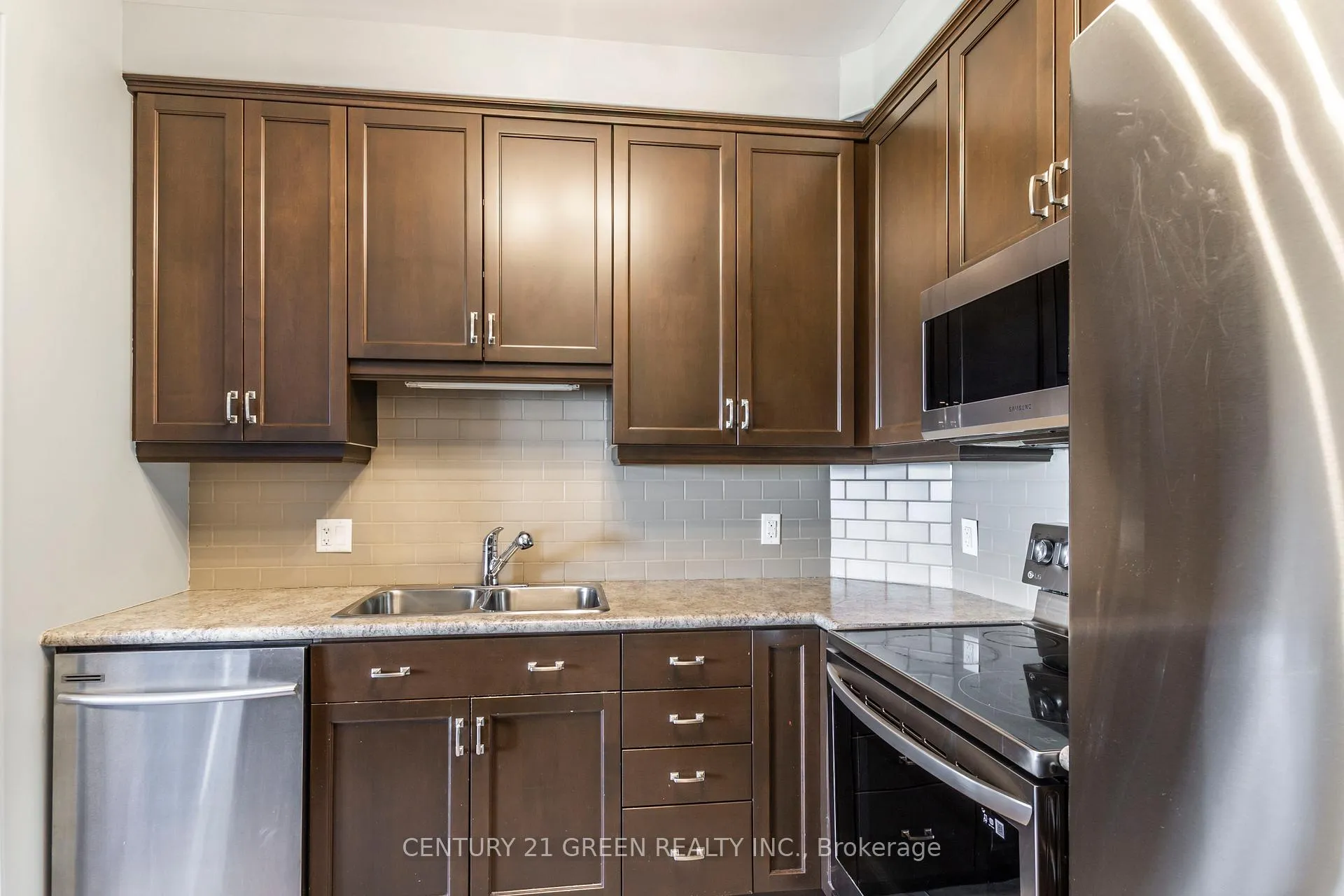 Photo 13 of 93 Sexton Crescent, Hamilton, Ancaster — HOMEH