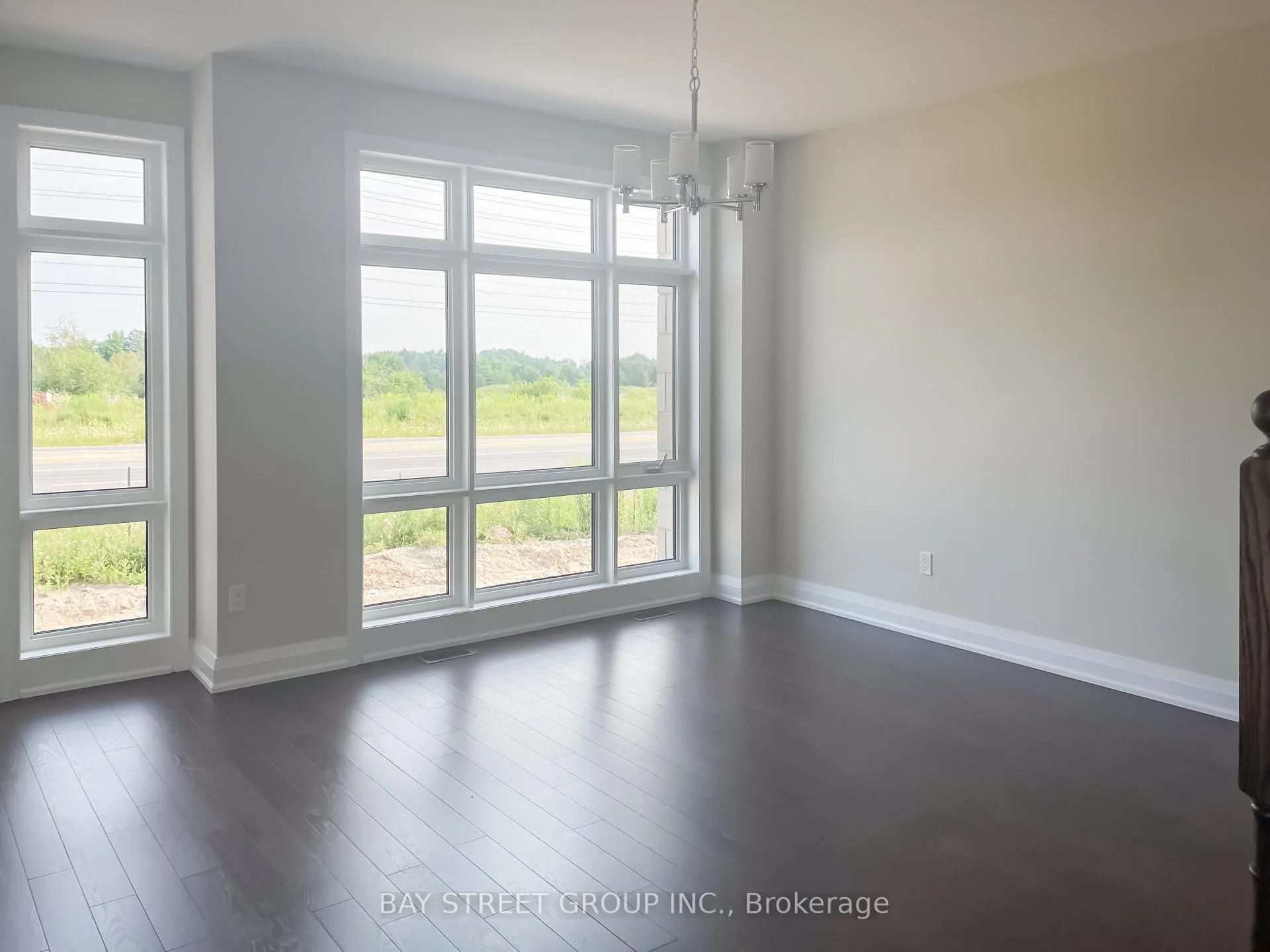 Photo 2 of 993 Crowsnest Hollow, Pickering, Rural Pickering — HOMEH