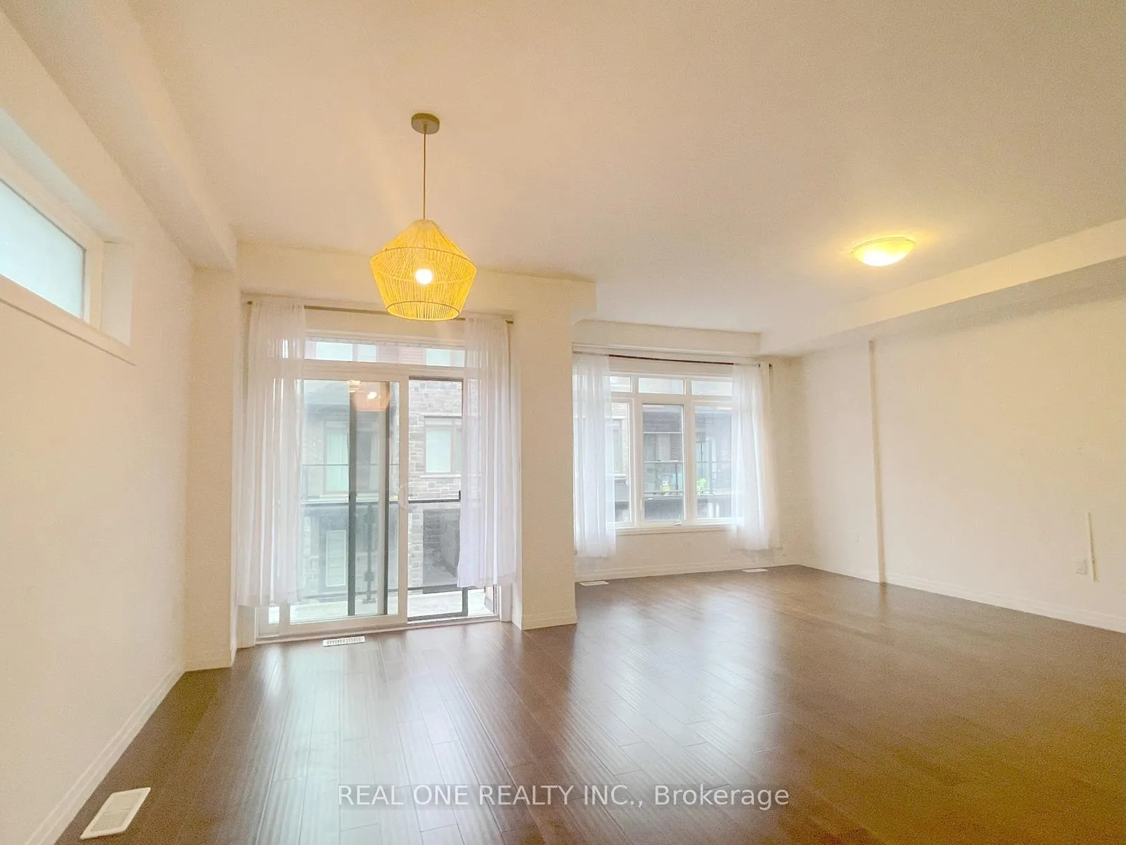 Photo 4 of Unit 87, 30 Times Square Boulevard, Hamilton, Stoney Creek Mountain — HOMEH