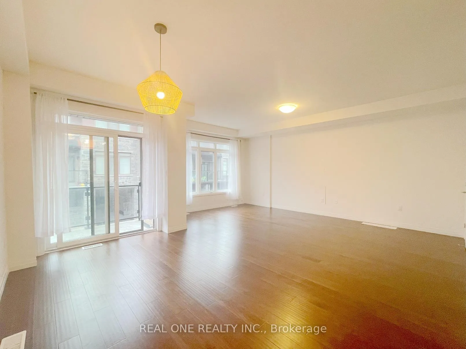 Photo 5 of Unit 87, 30 Times Square Boulevard, Hamilton, Stoney Creek Mountain — HOMEH