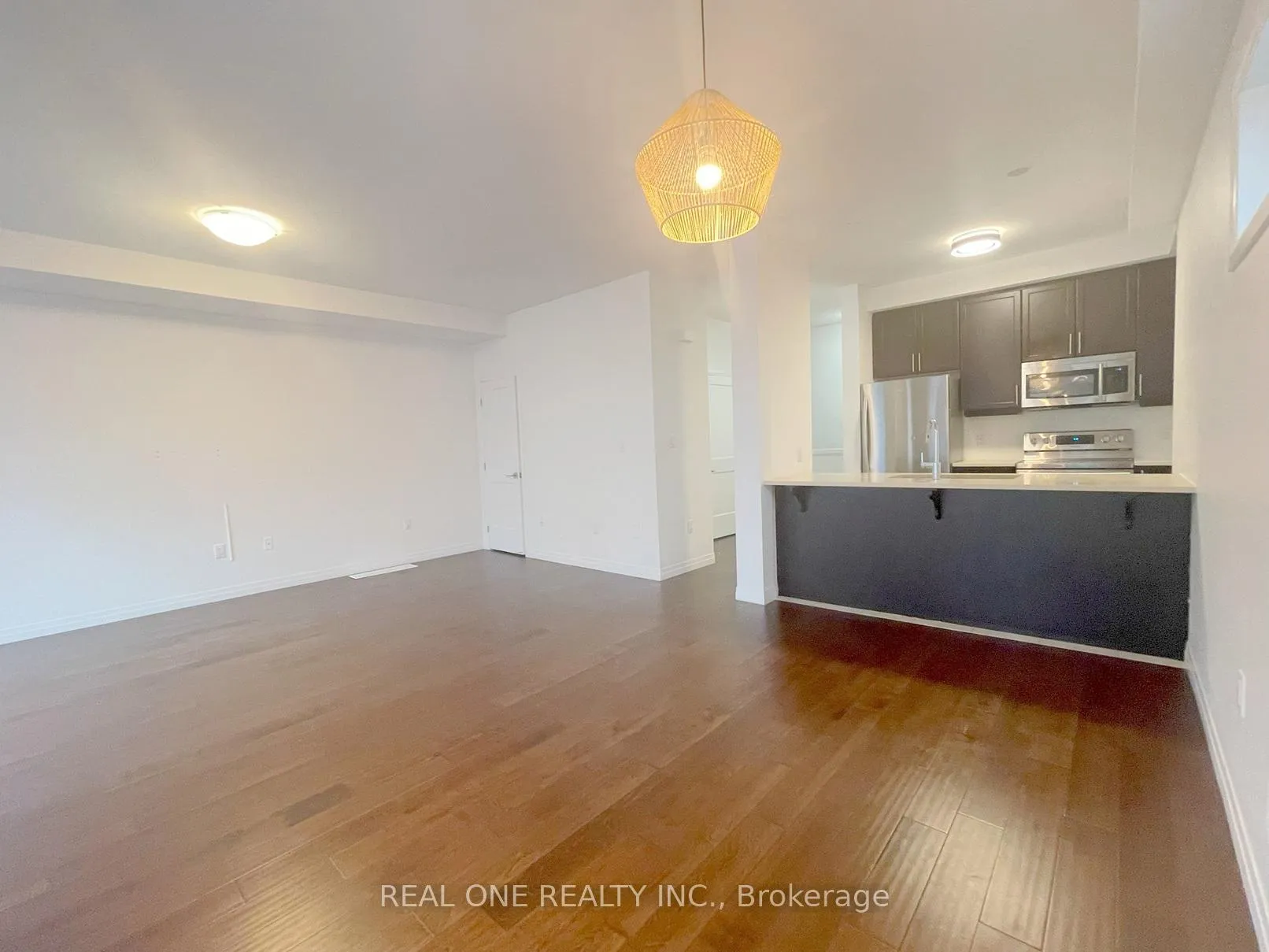 Photo 9 of Unit 87, 30 Times Square Boulevard, Hamilton, Stoney Creek Mountain — HOMEH