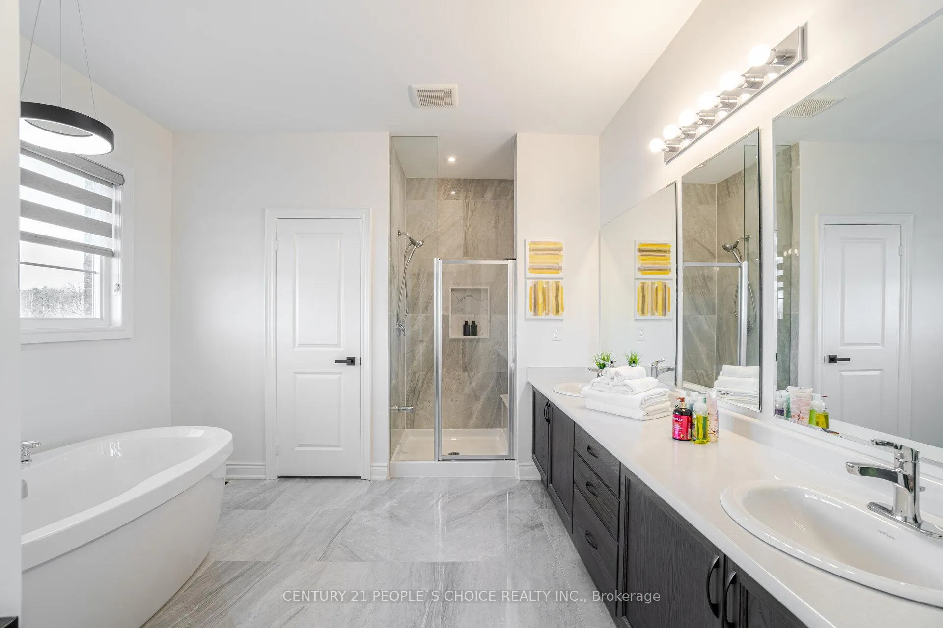 Photo 28 of Unit Main, 57 Pond View Gate, Hamilton, Waterdown — HOMEH