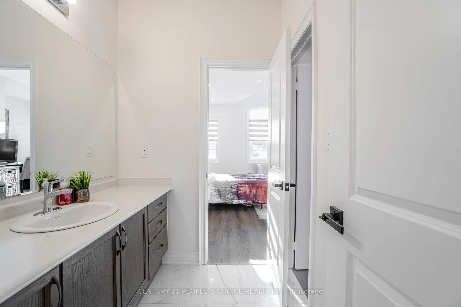 Photo 32 of Unit Main, 57 Pond View Gate, Hamilton, Waterdown — HOMEH
