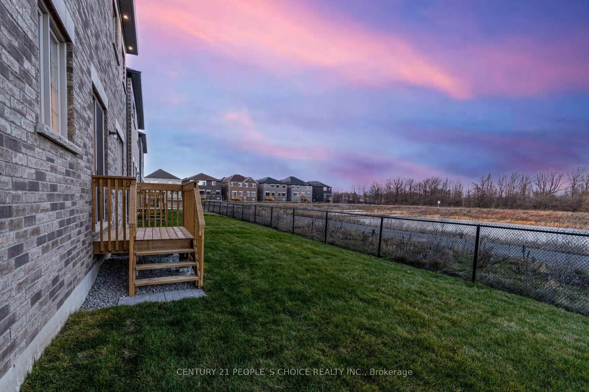 Photo 40 of Unit Main, 57 Pond View Gate, Hamilton, Waterdown — HOMEH