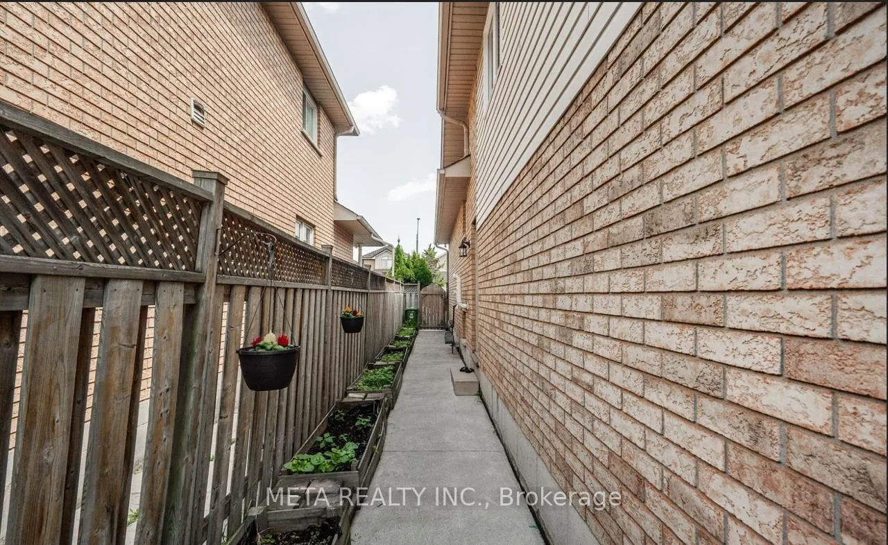 Photo 19 of Unit (BASEMENT), 1 Resolute Drive, Hamilton, Crerar — HOMEH
