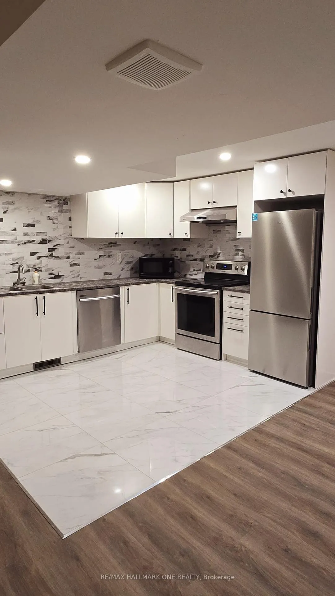 Photo 1 of 184 Timpson Drive, Aurora, Aurora Highlands — HOMEH