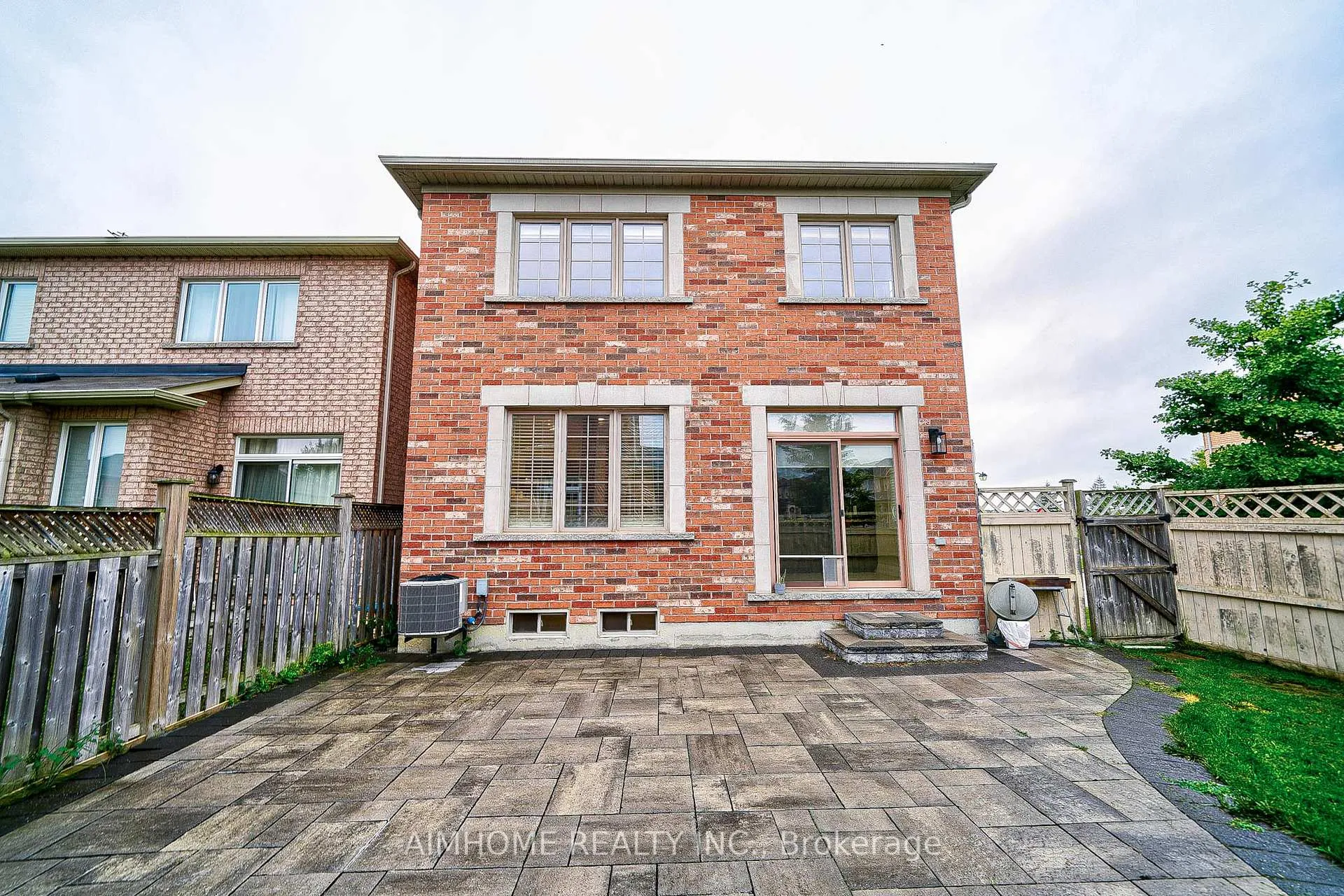 Photo 28 of 45 Darren Hill Trail, Markham, Greensborough — HOMEH