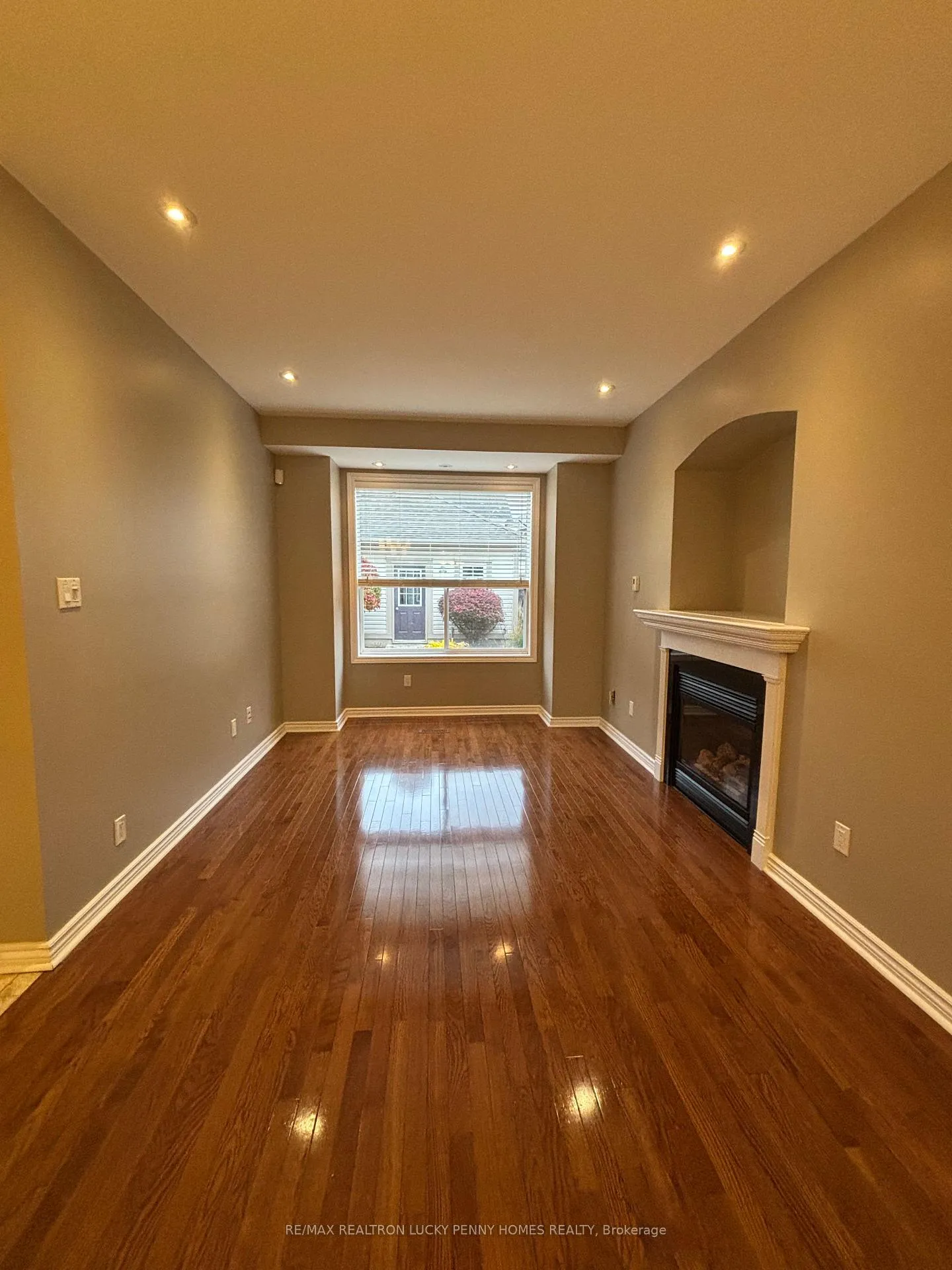 Photo 7 of 6 Christian ReesorPark Avenue, Markham, Cornell — HOMEH