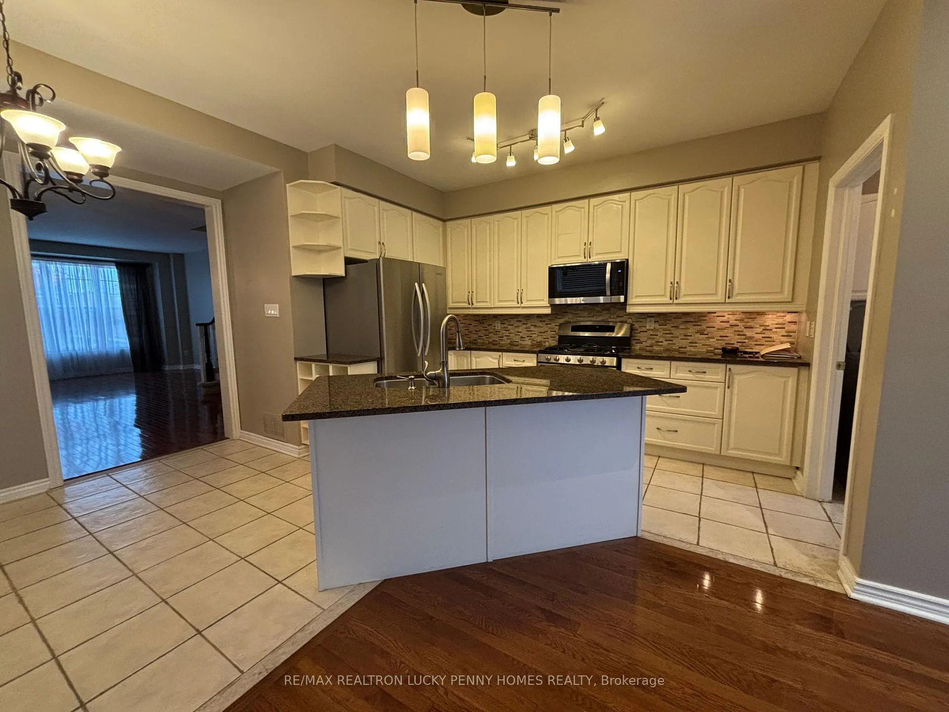 Photo 9 of 6 Christian ReesorPark Avenue, Markham, Cornell — HOMEH