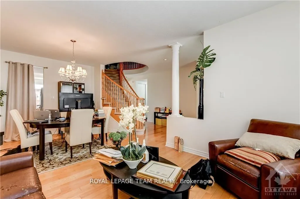 Photo 7 of 153 Tapestry Drive, Ottawa, Barrhaven - Strandherd — HOMEH