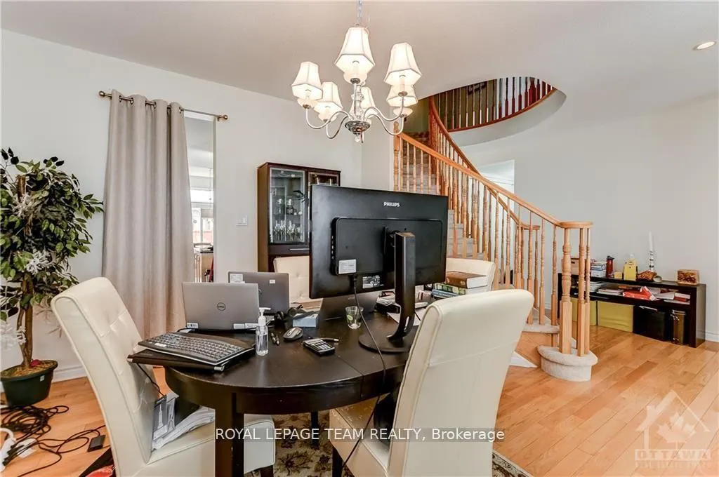 Photo 9 of 153 Tapestry Drive, Ottawa, Barrhaven - Strandherd — HOMEH