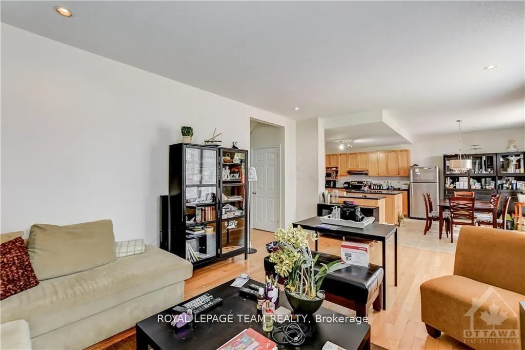Photo 11 of 153 Tapestry Drive, Ottawa, Barrhaven - Strandherd — HOMEH