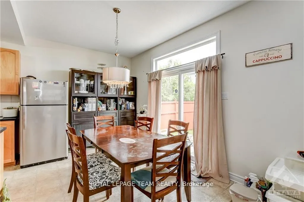 Photo 13 of 153 Tapestry Drive, Ottawa, Barrhaven - Strandherd — HOMEH