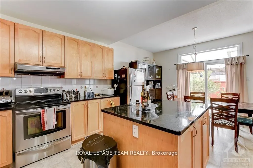 Photo 17 of 153 Tapestry Drive, Ottawa, Barrhaven - Strandherd — HOMEH