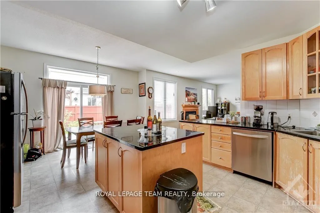 Photo 18 of 153 Tapestry Drive, Ottawa, Barrhaven - Strandherd — HOMEH