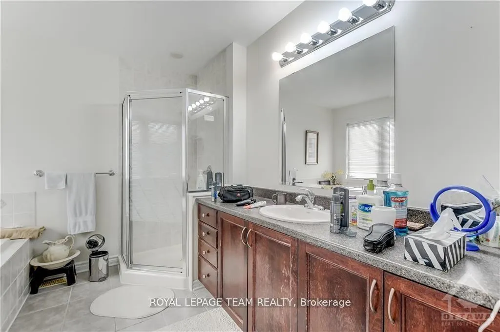 Photo 20 of 153 Tapestry Drive, Ottawa, Barrhaven - Strandherd — HOMEH