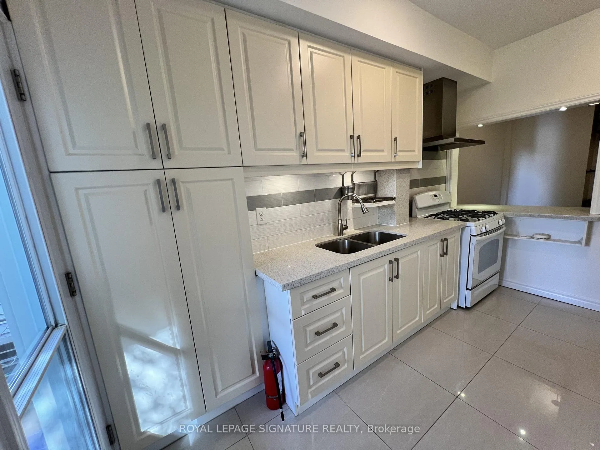 Photo 12 of Unit Main, 800 Pape Avenue, Toronto, Playter Estates-Danforth — HOMEH