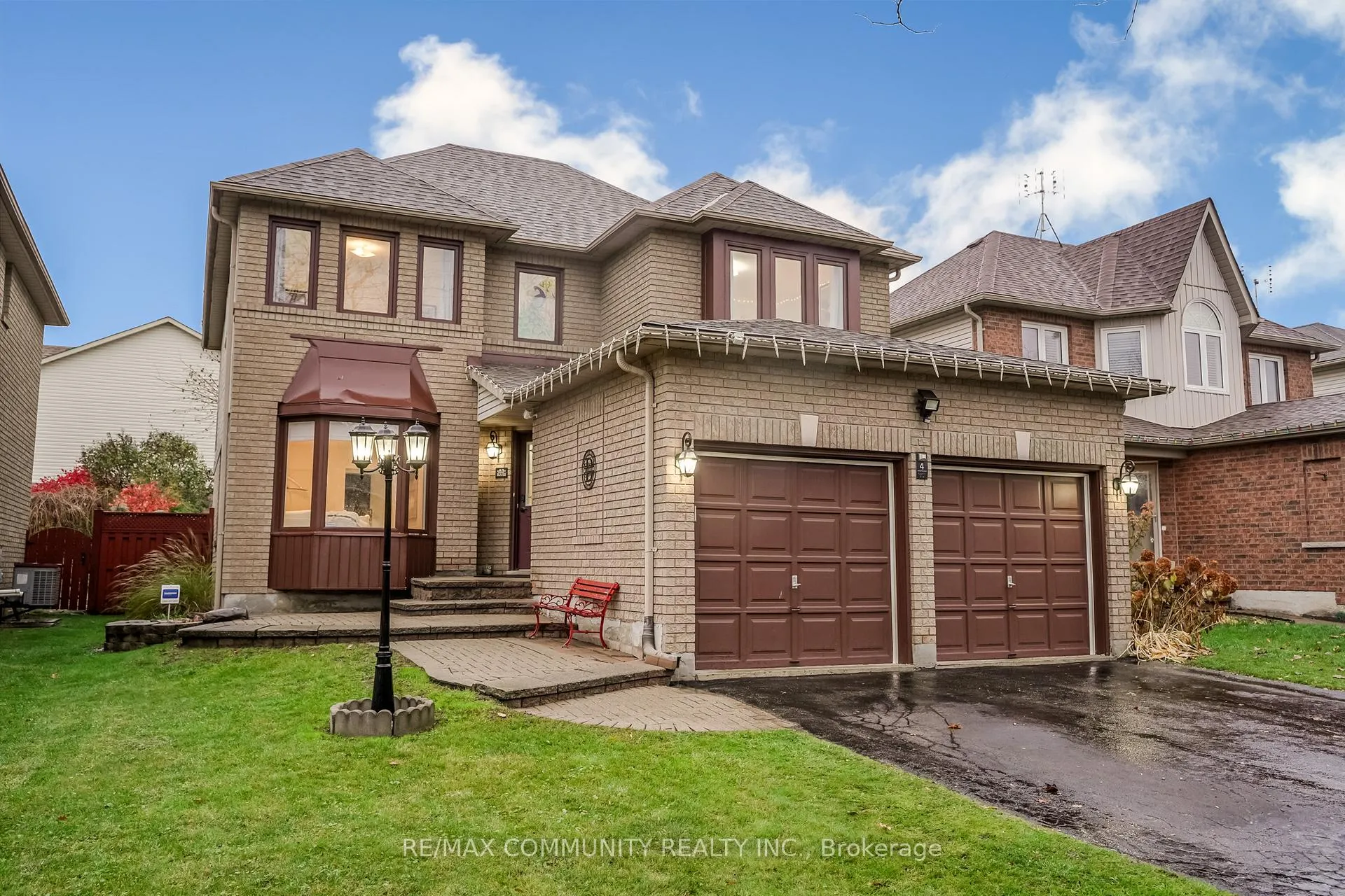 Photo 2 of 4 Edgerton Drive N, Clarington, Bowmanville — HOMEH
