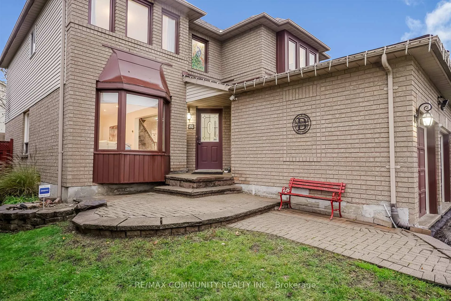 Photo 4 of 4 Edgerton Drive N, Clarington, Bowmanville — HOMEH