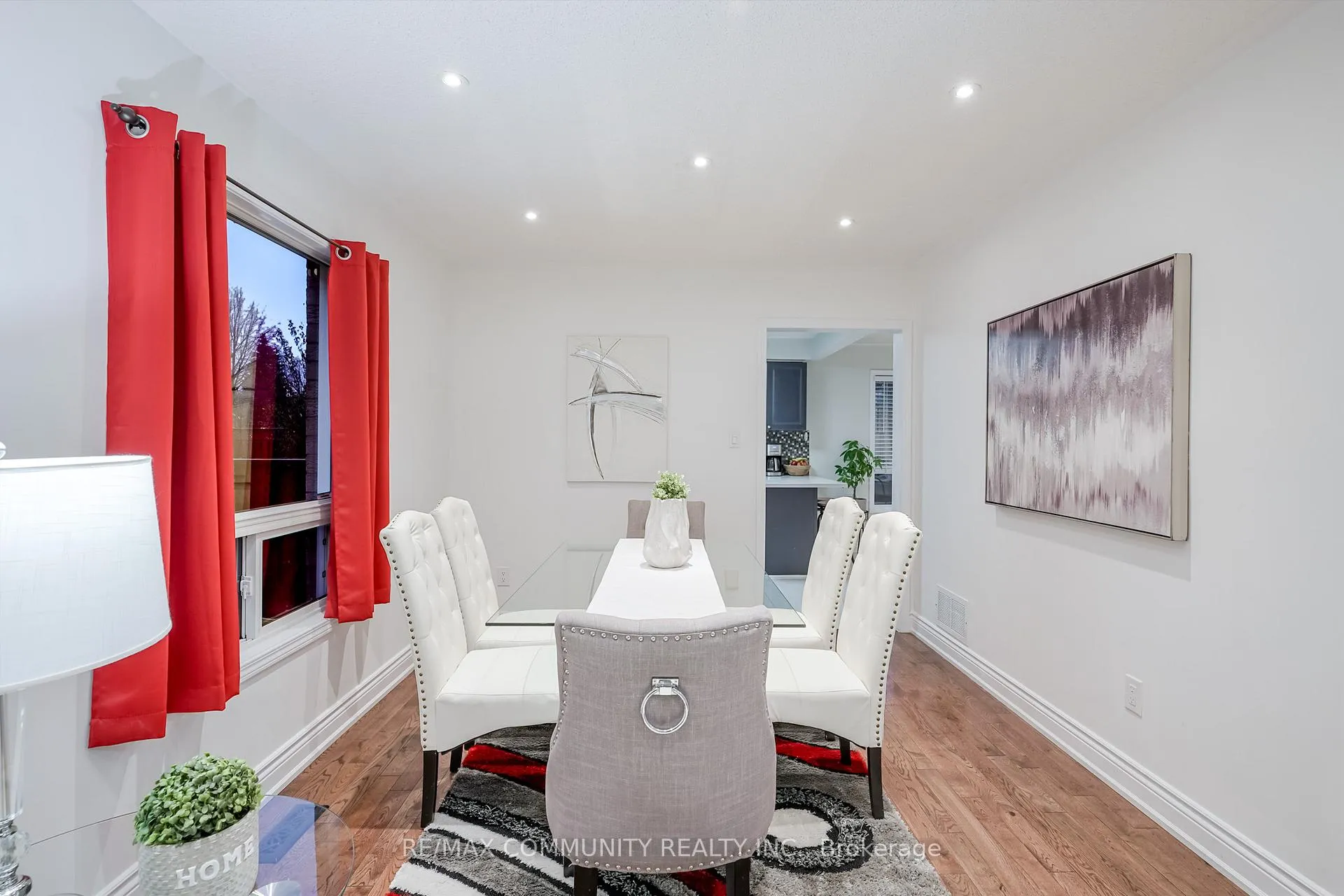 Photo 12 of 4 Edgerton Drive N, Clarington, Bowmanville — HOMEH