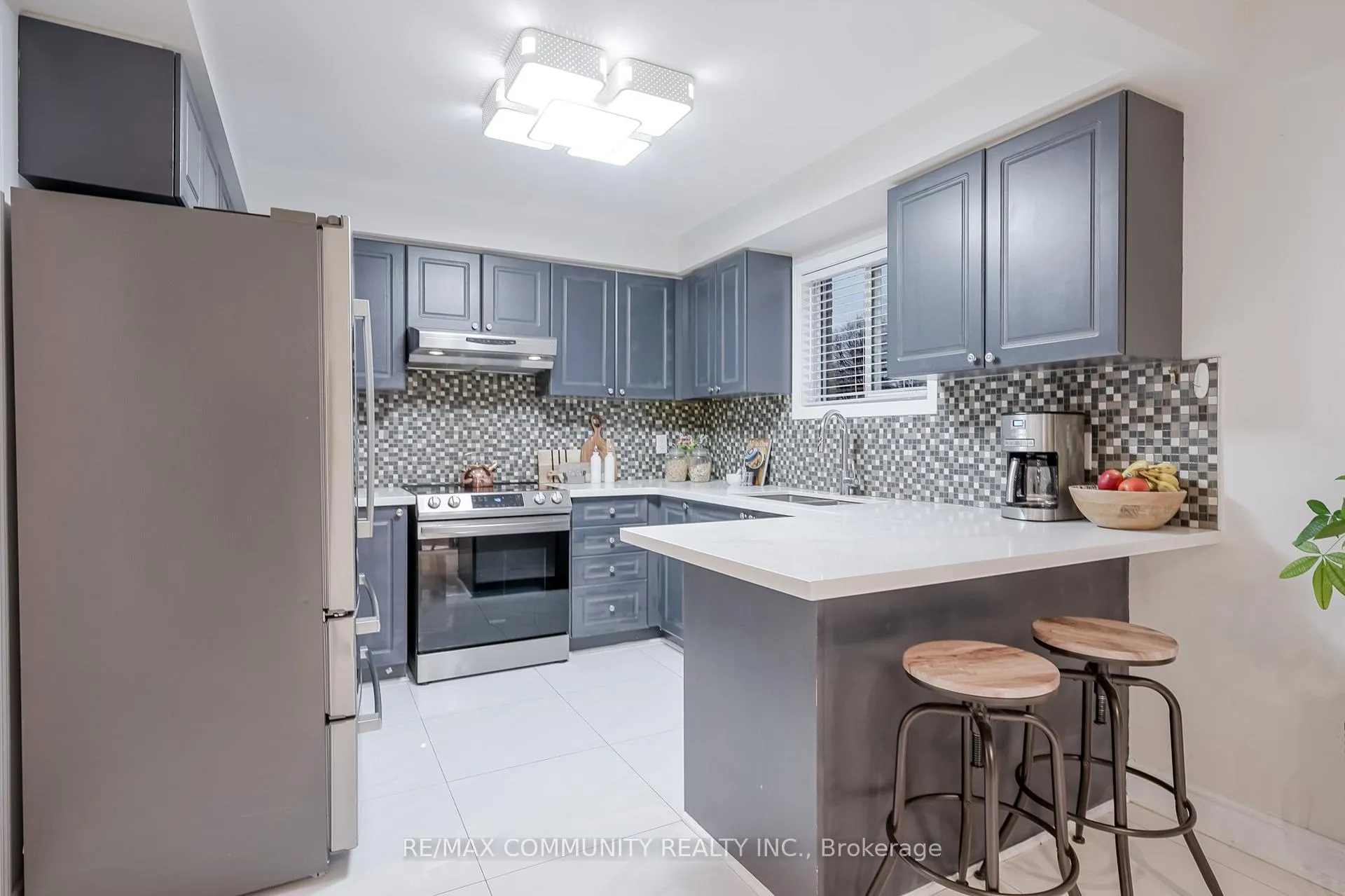 Photo 20 of 4 Edgerton Drive N, Clarington, Bowmanville — HOMEH