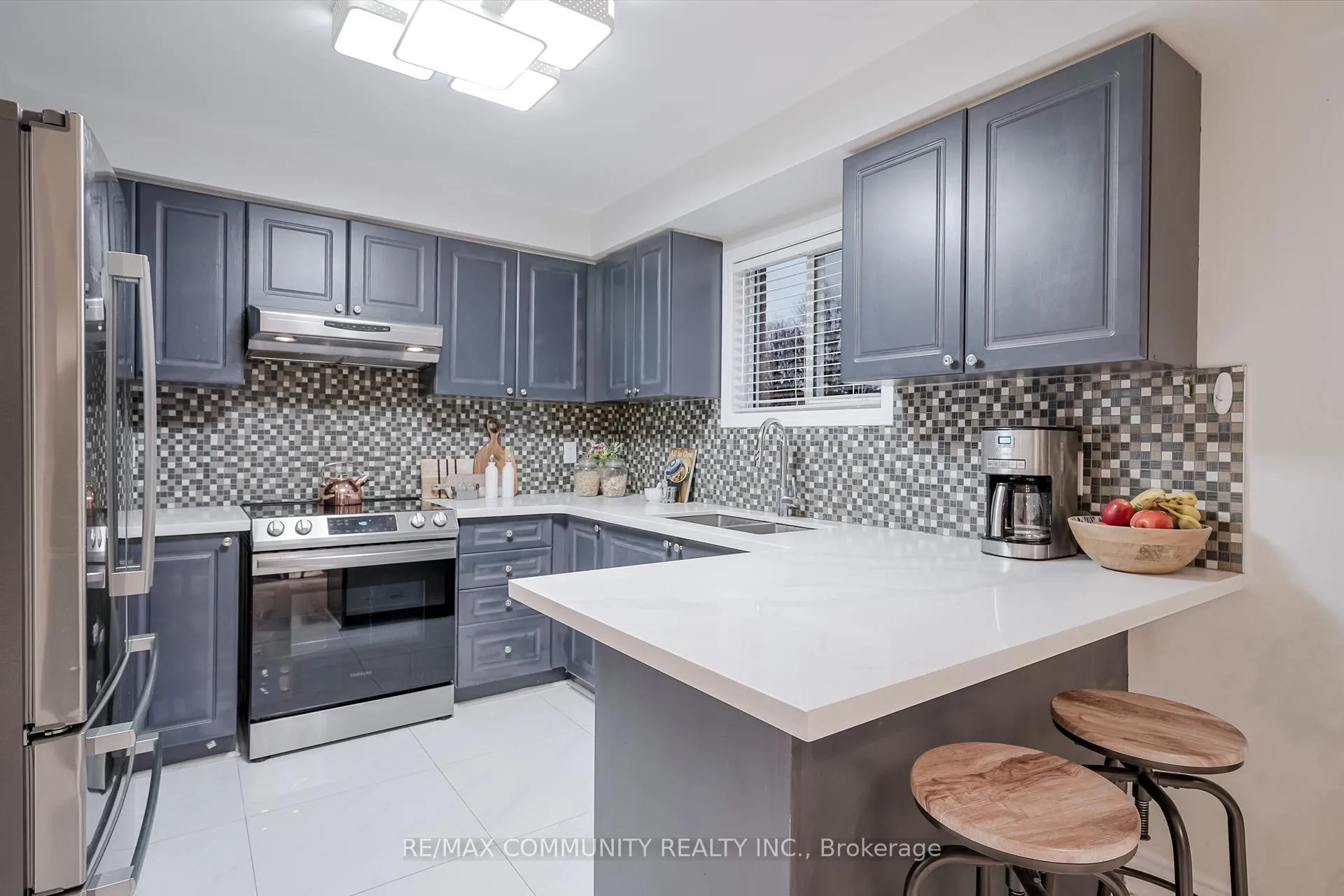 Photo 22 of 4 Edgerton Drive N, Clarington, Bowmanville — HOMEH