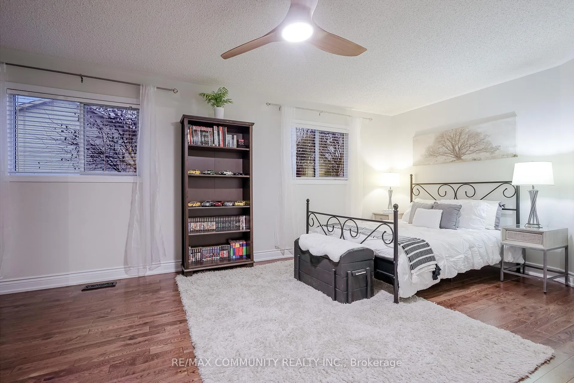 Photo 32 of 4 Edgerton Drive N, Clarington, Bowmanville — HOMEH