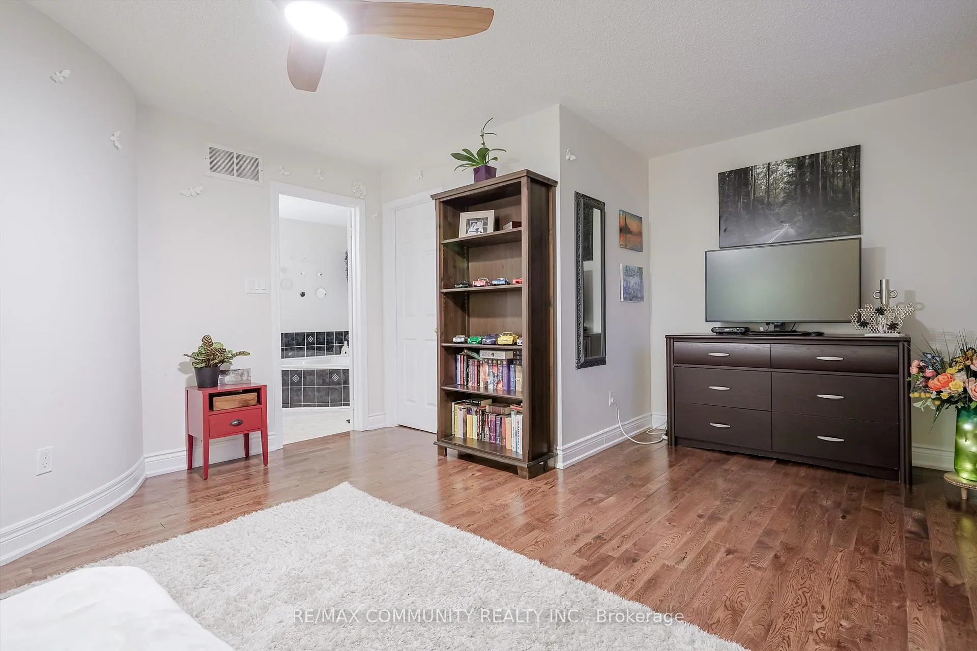Photo 35 of 4 Edgerton Drive N, Clarington, Bowmanville — HOMEH