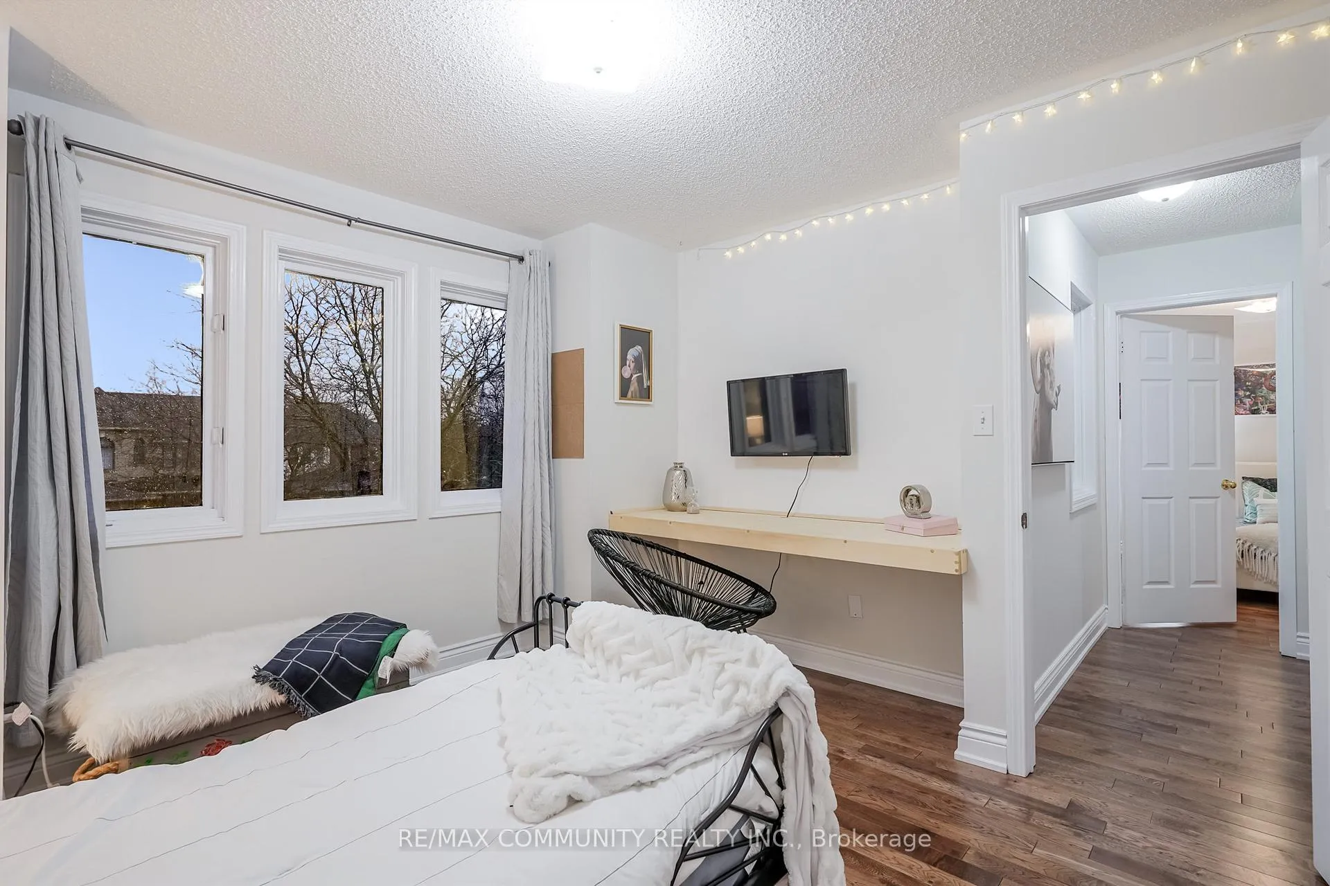 Photo 40 of 4 Edgerton Drive N, Clarington, Bowmanville — HOMEH