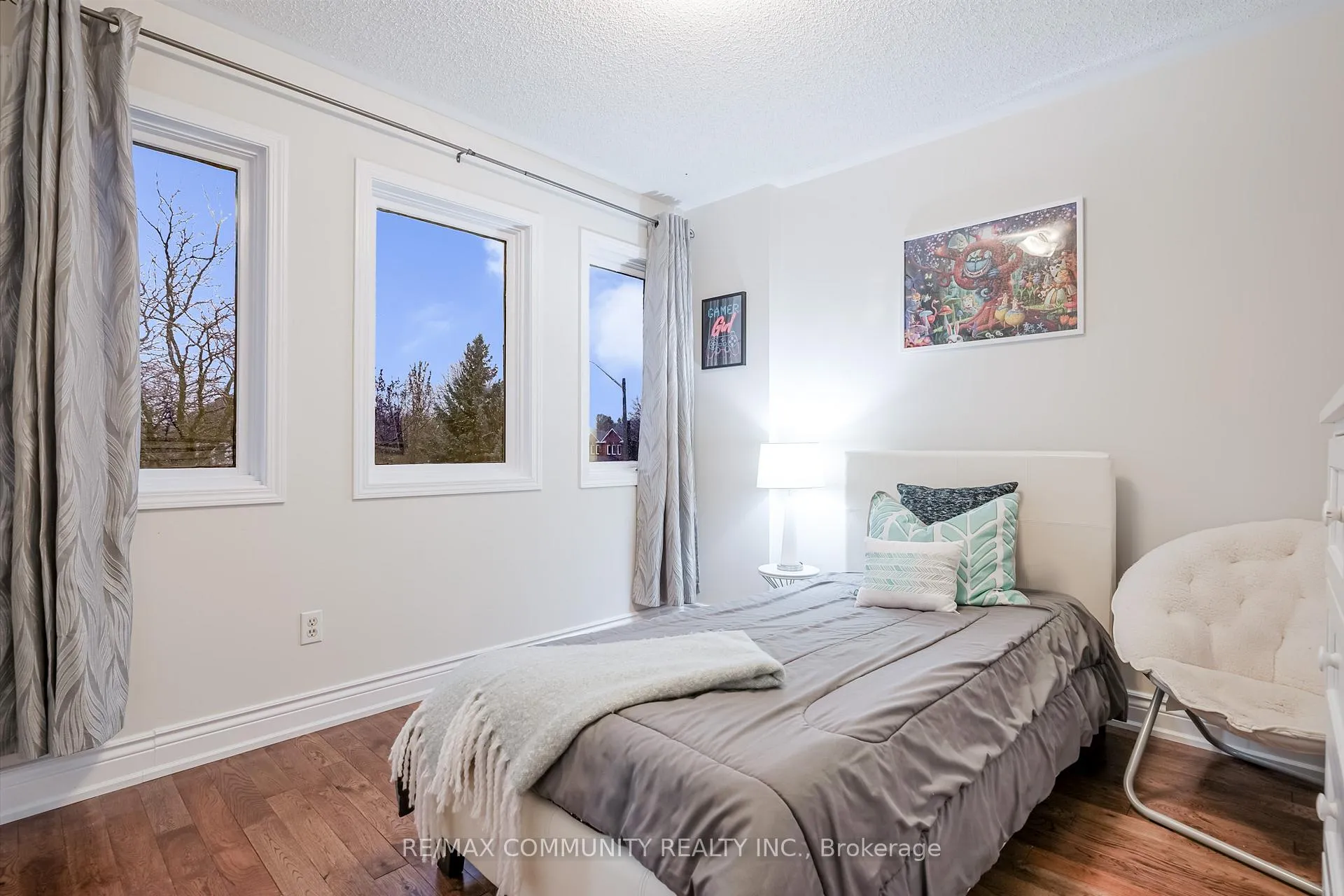 Photo 41 of 4 Edgerton Drive N, Clarington, Bowmanville — HOMEH