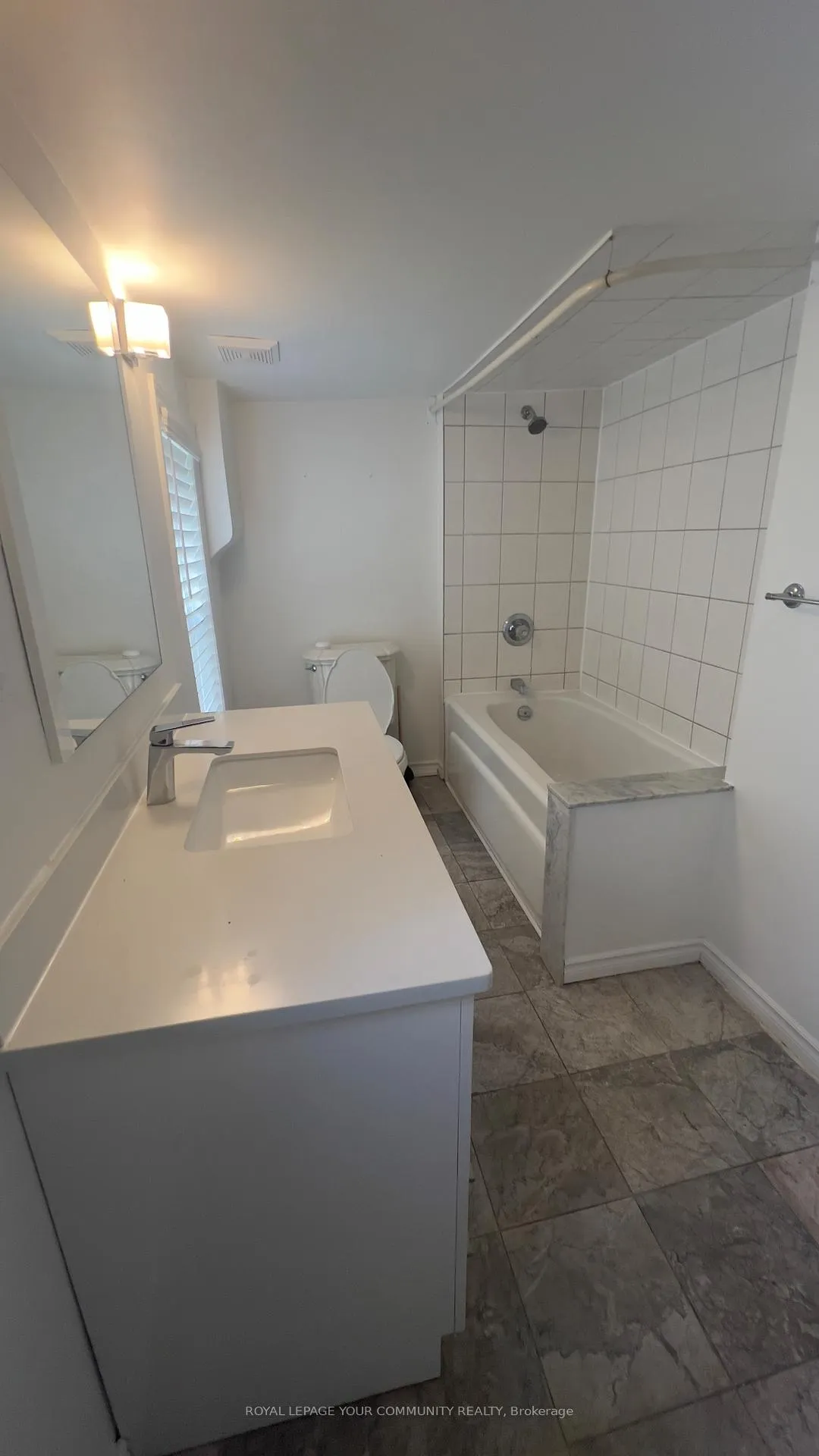 Photo 7 of 134 1/2 Olive Avenue, Oshawa, Central — HOMEH