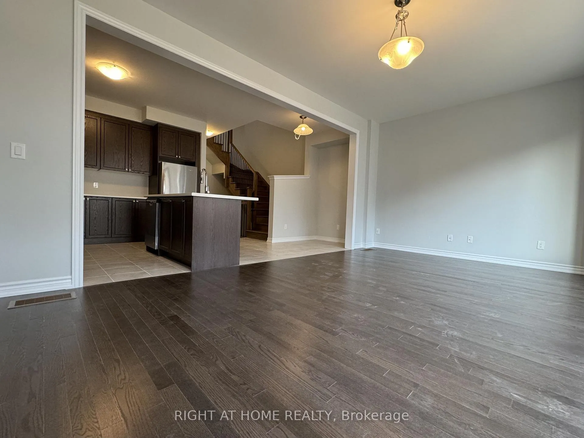 Photo 11 of 1107 Thompson Drive, Oshawa, Kedron — HOMEH