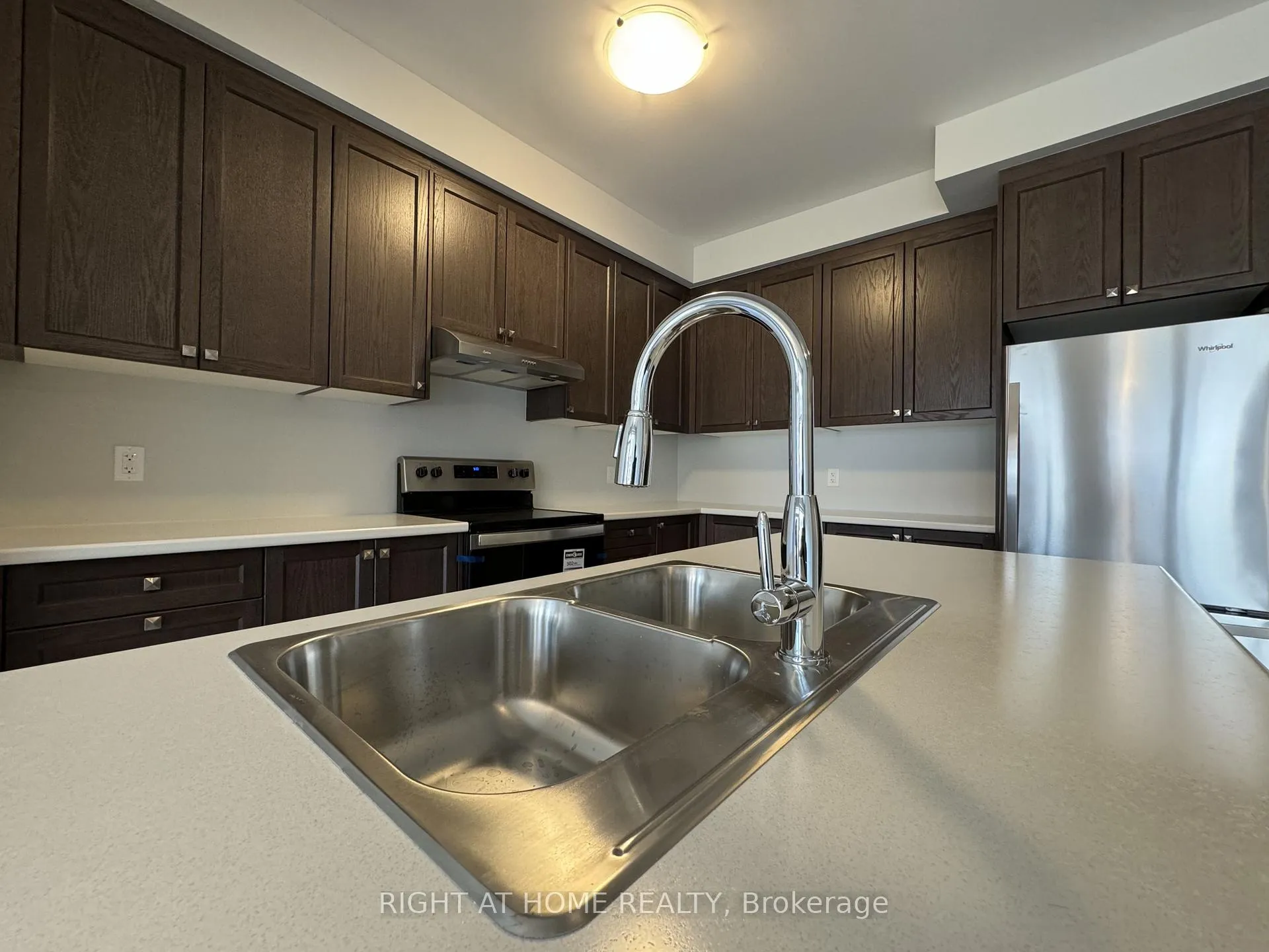 Photo 12 of 1107 Thompson Drive, Oshawa, Kedron — HOMEH