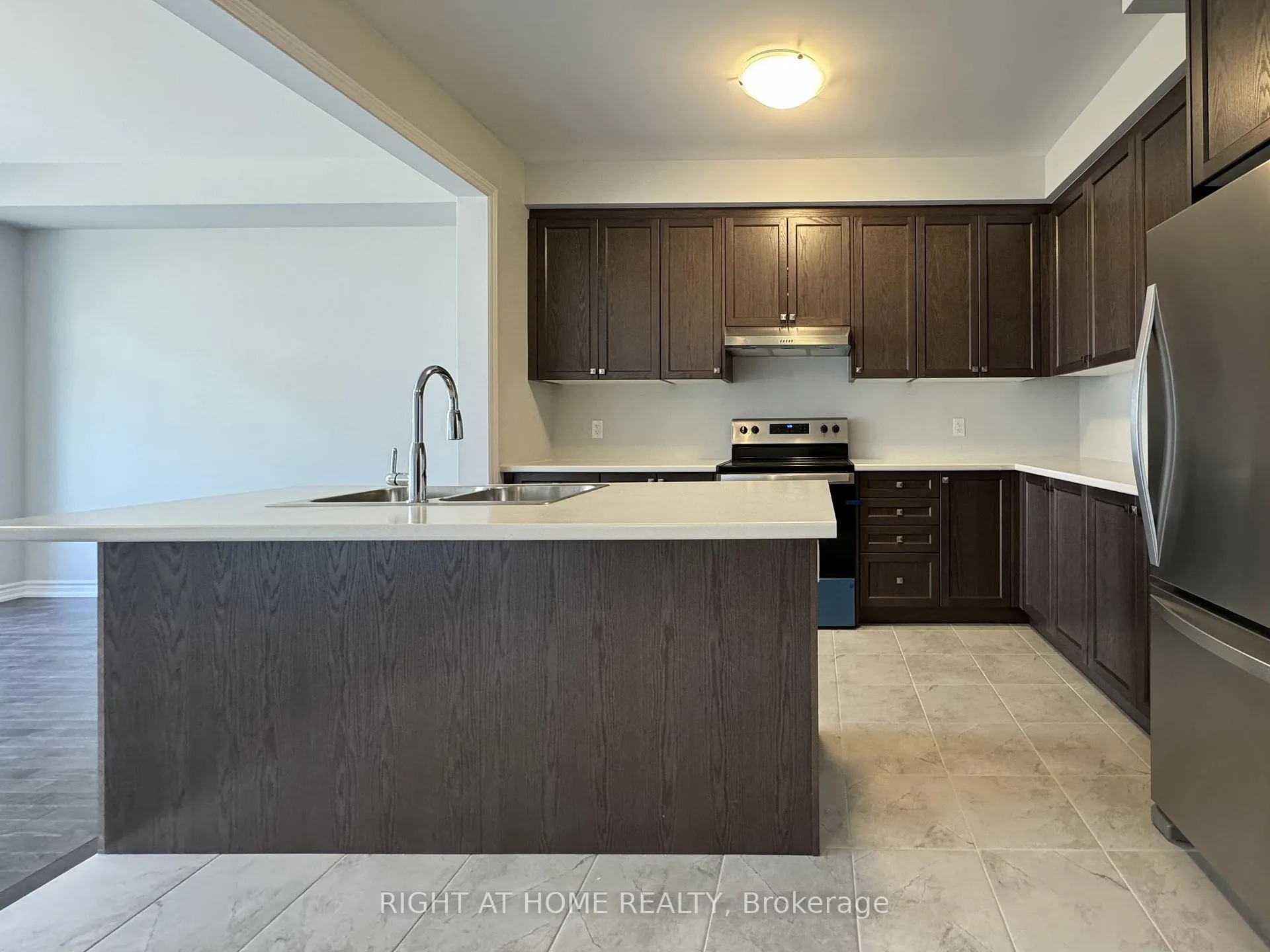 Photo 13 of 1107 Thompson Drive, Oshawa, Kedron — HOMEH