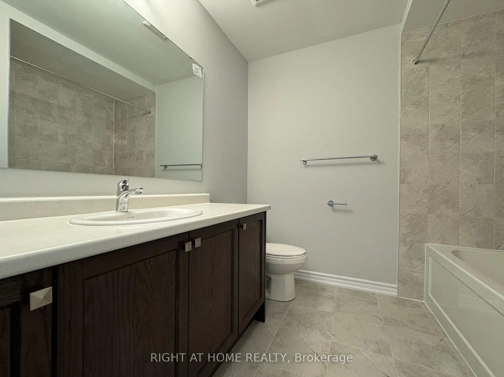 Photo 25 of 1107 Thompson Drive, Oshawa, Kedron — HOMEH