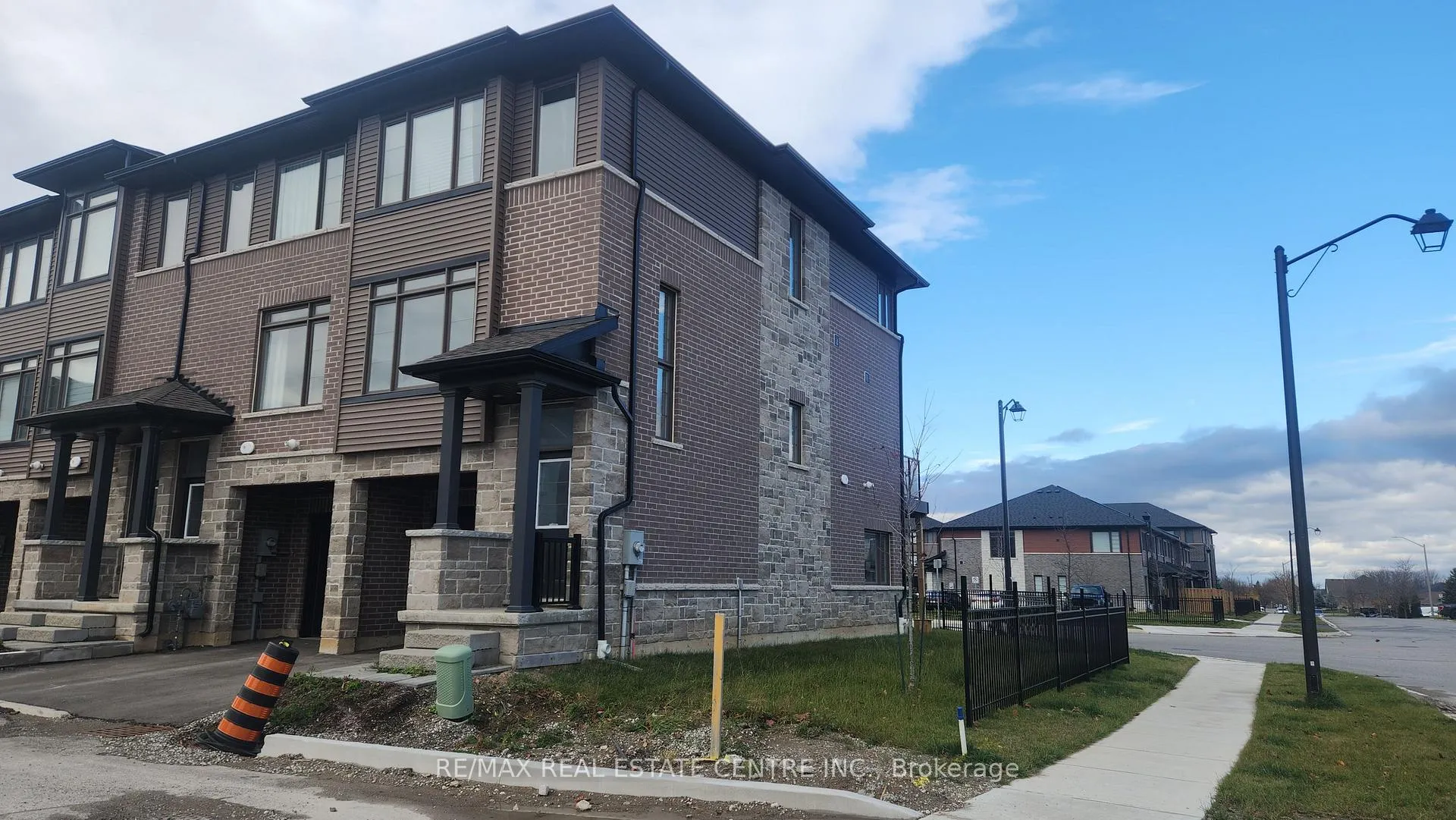 Photo 1 of Unit 1, 120 Court Drive, Brant, Paris — HOMEH
