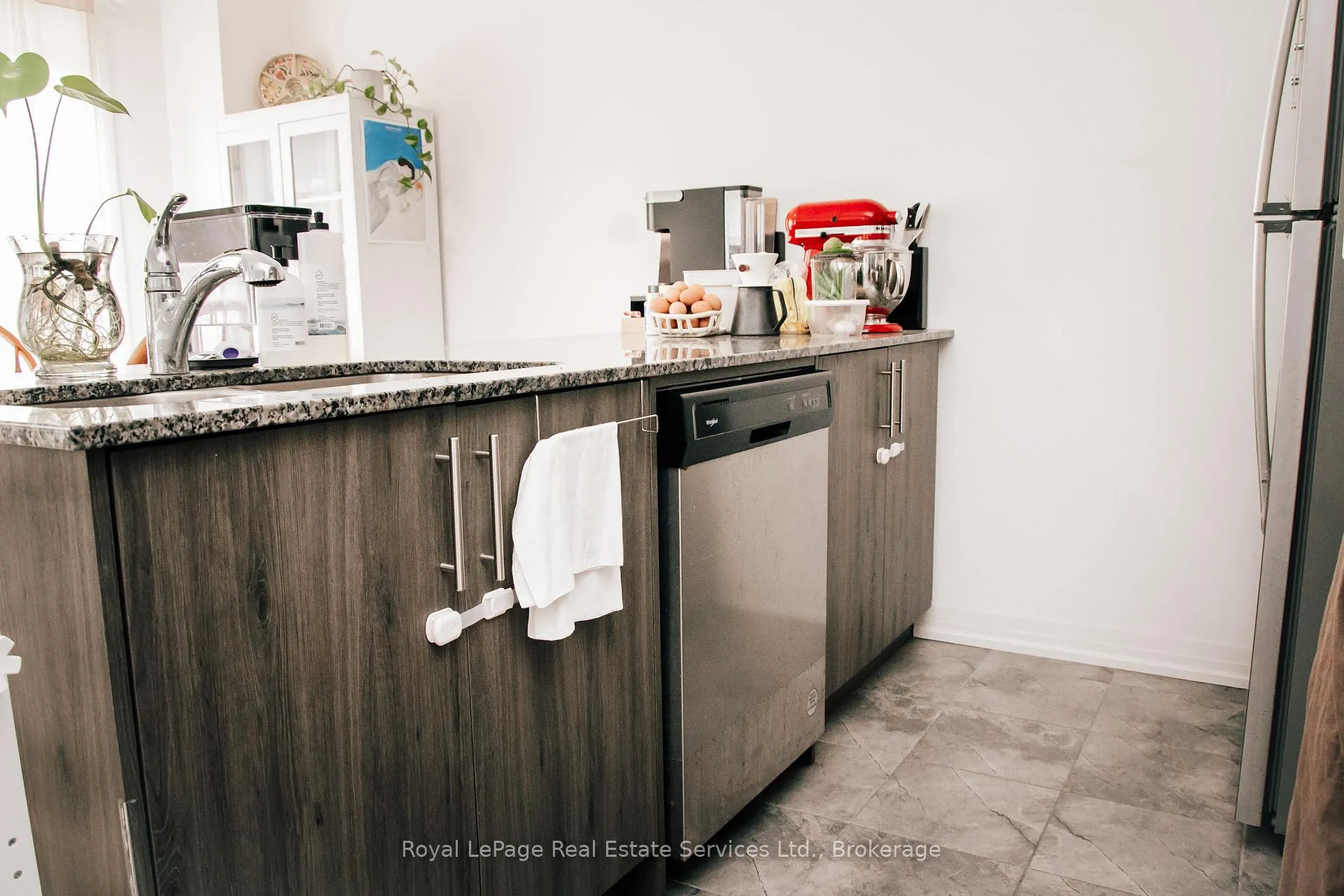 Photo 6 of 85 Gateland Drive, Barrie, Painswick South — HOMEH
