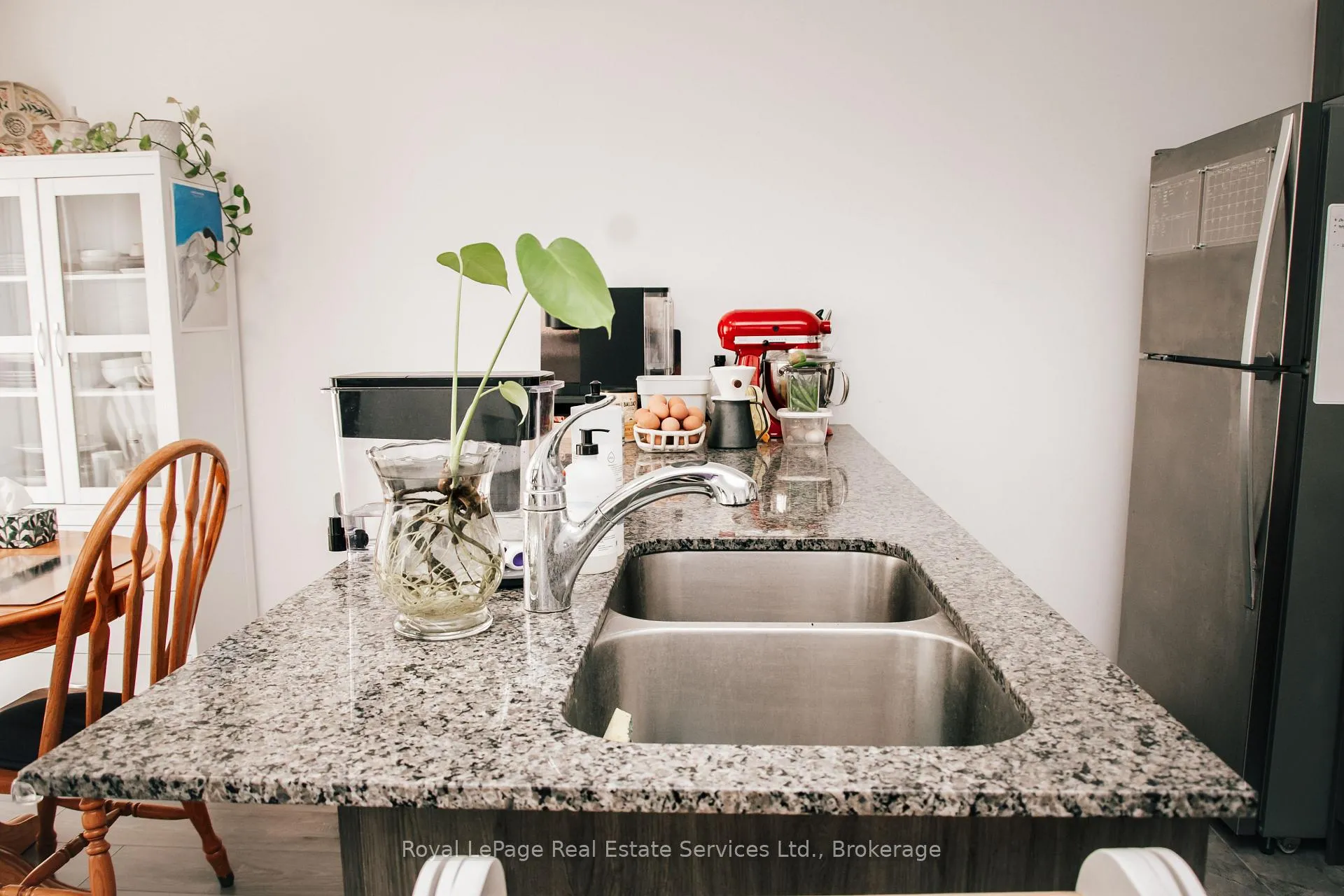 Photo 7 of 85 Gateland Drive, Barrie, Painswick South — HOMEH