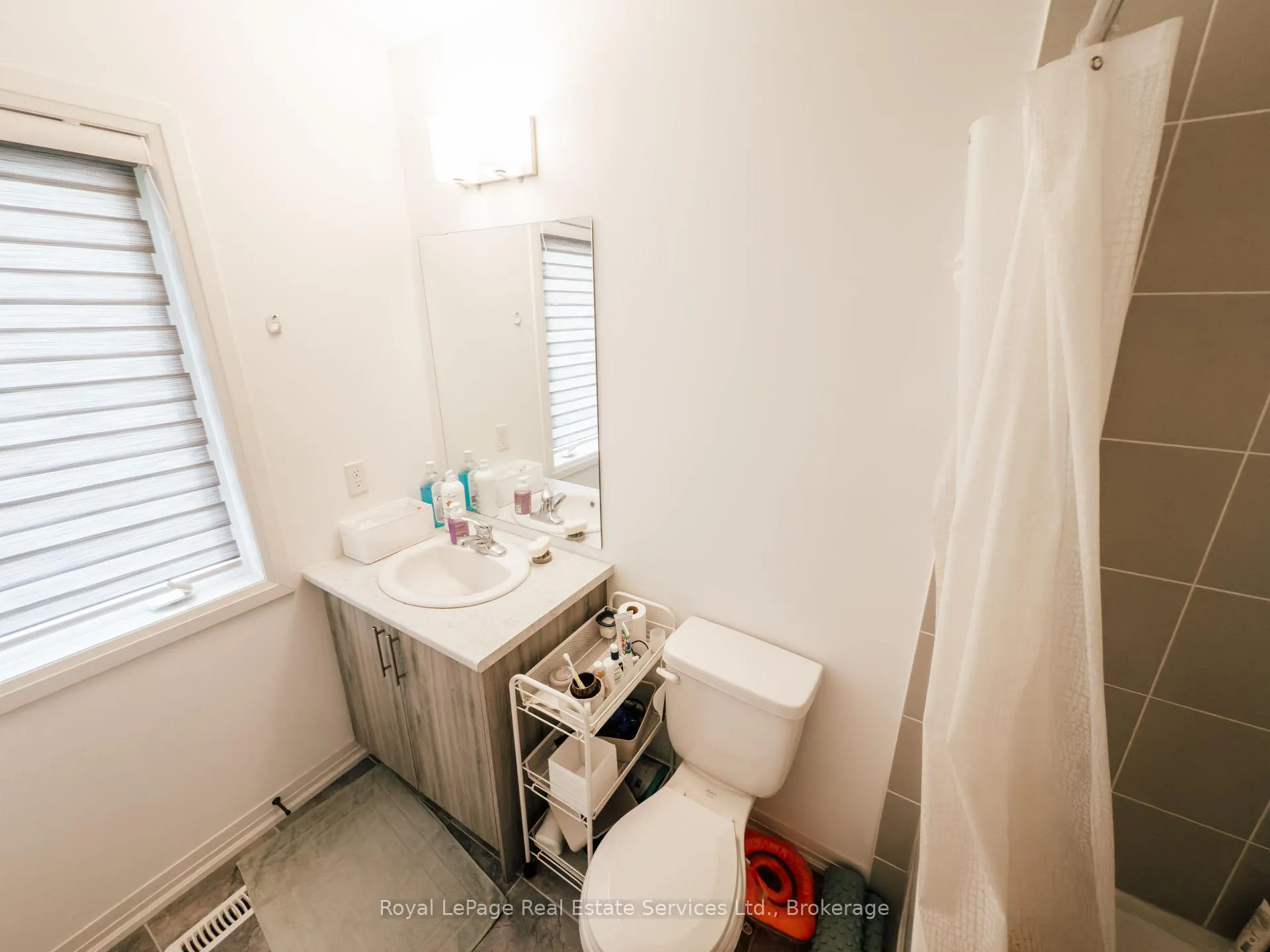 Photo 23 of 85 Gateland Drive, Barrie, Painswick South — HOMEH