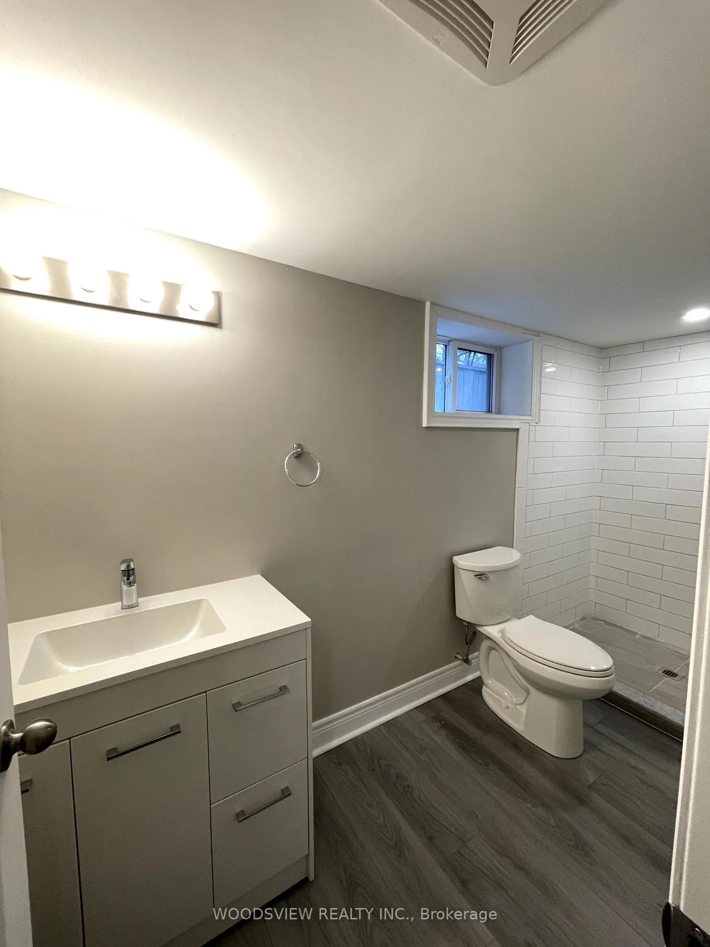 Photo 6 of Unit Lower, 24 Leinster Avenue S, Hamilton, Stipley — HOMEH