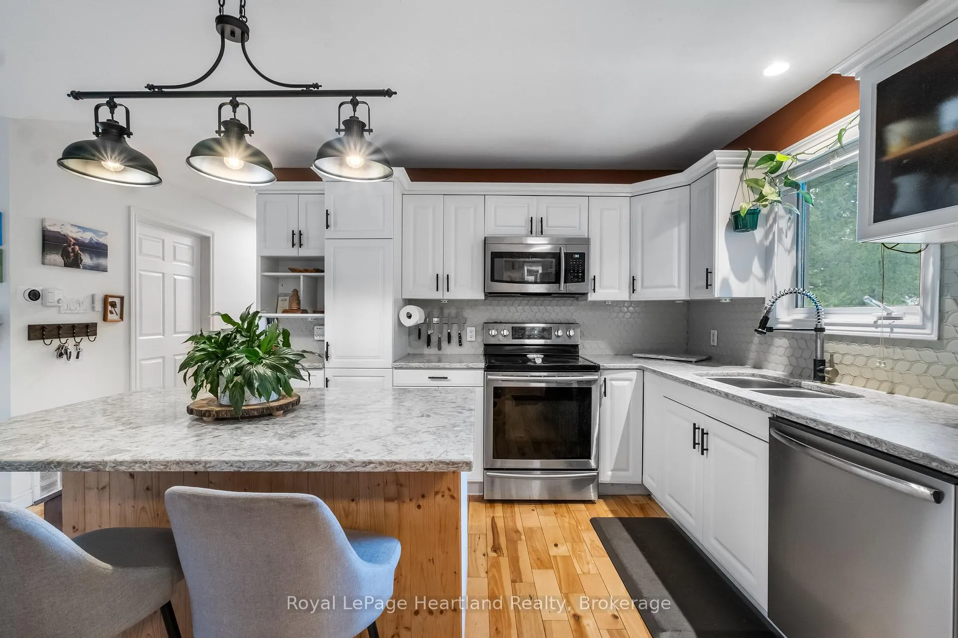 Photo 6 of Unit 1, 43 Raglan Street E, Goderich, Goderich (Town) — HOMEH