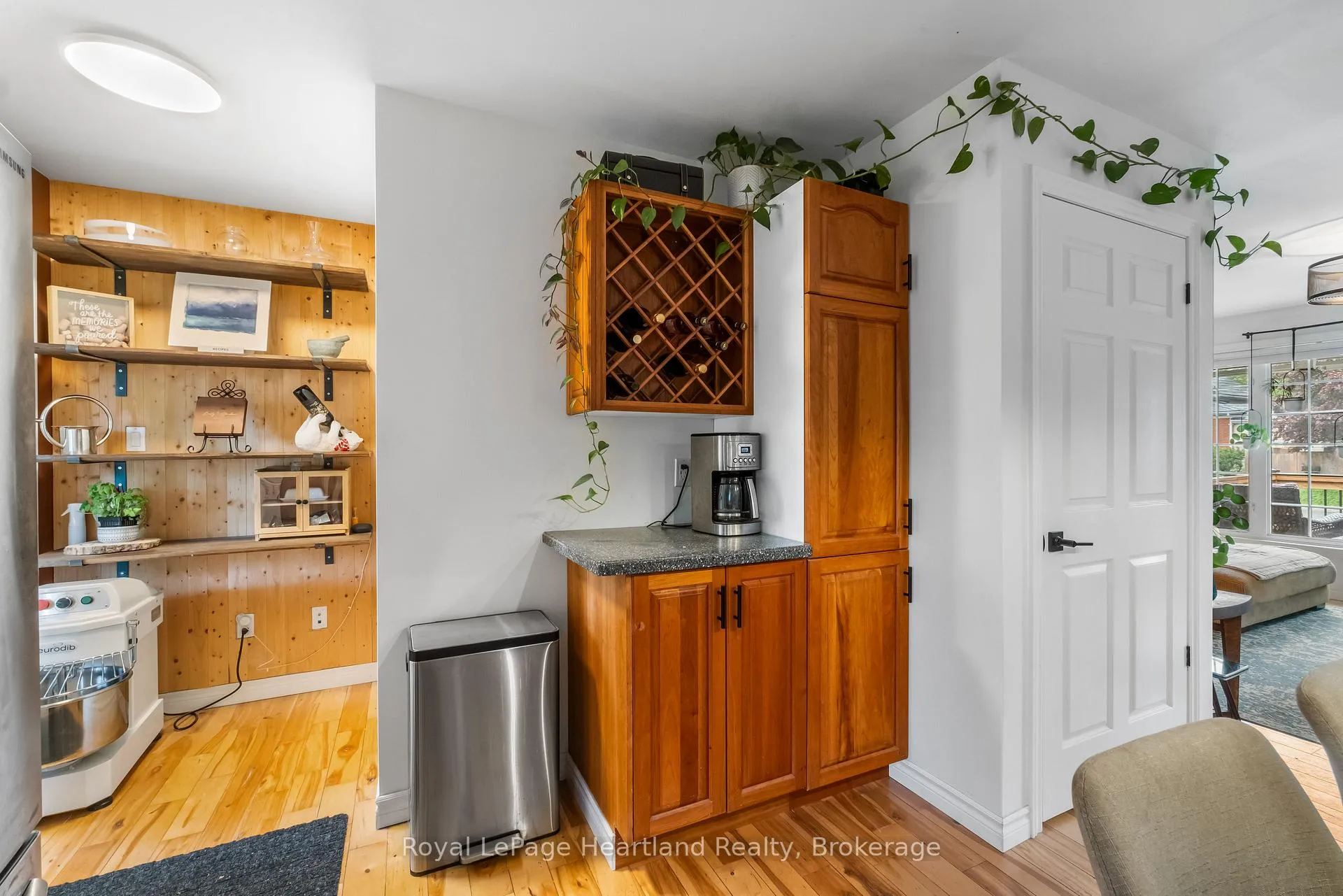 Photo 9 of Unit 1, 43 Raglan Street E, Goderich, Goderich (Town) — HOMEH