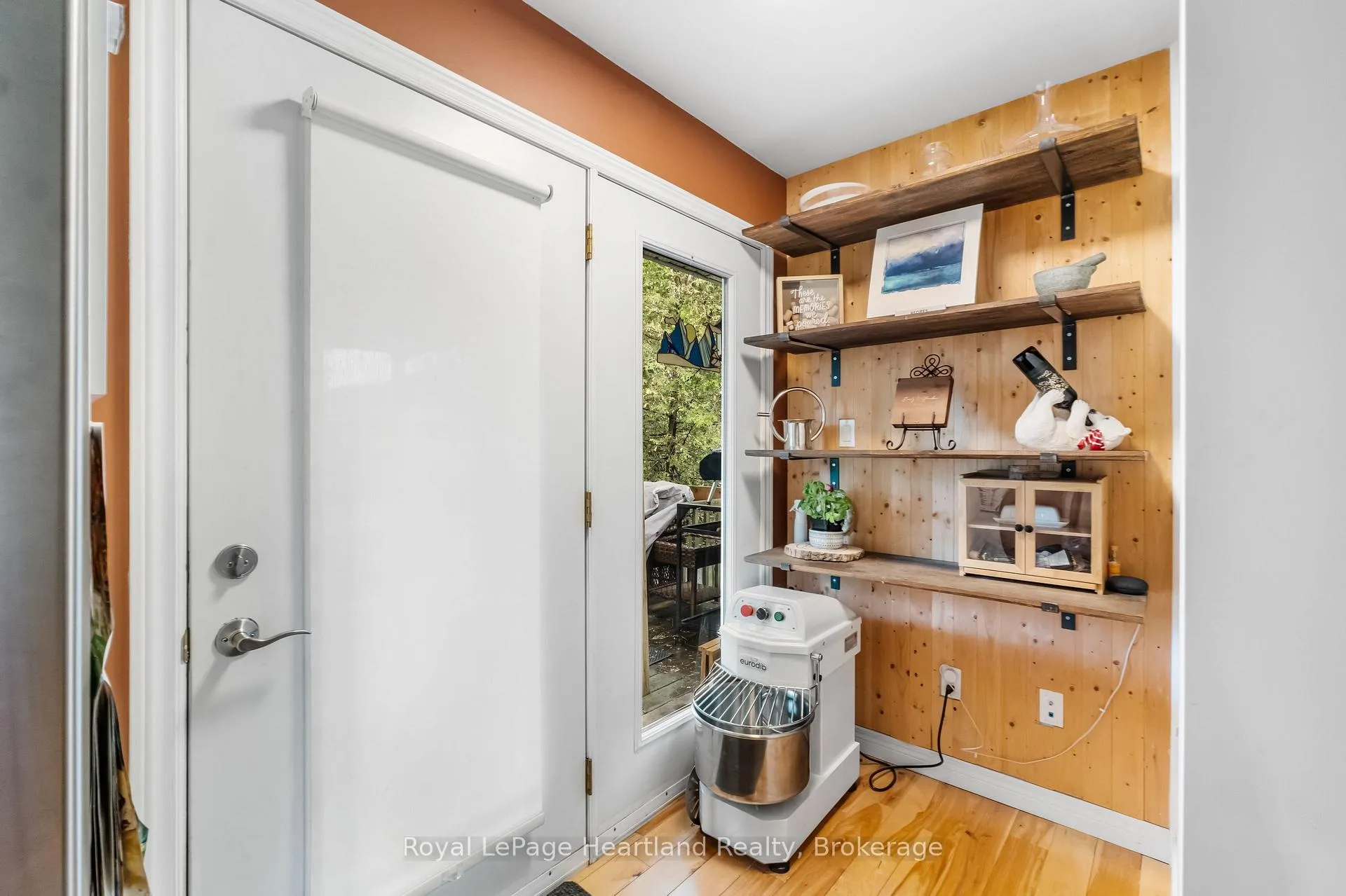 Photo 10 of Unit 1, 43 Raglan Street E, Goderich, Goderich (Town) — HOMEH