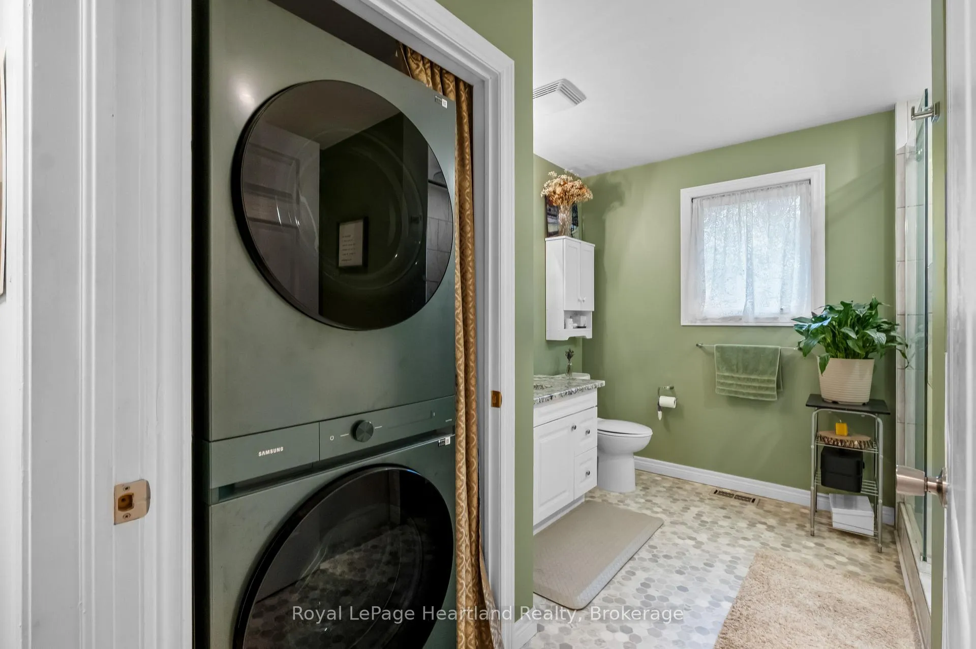 Photo 17 of Unit 1, 43 Raglan Street E, Goderich, Goderich (Town) — HOMEH