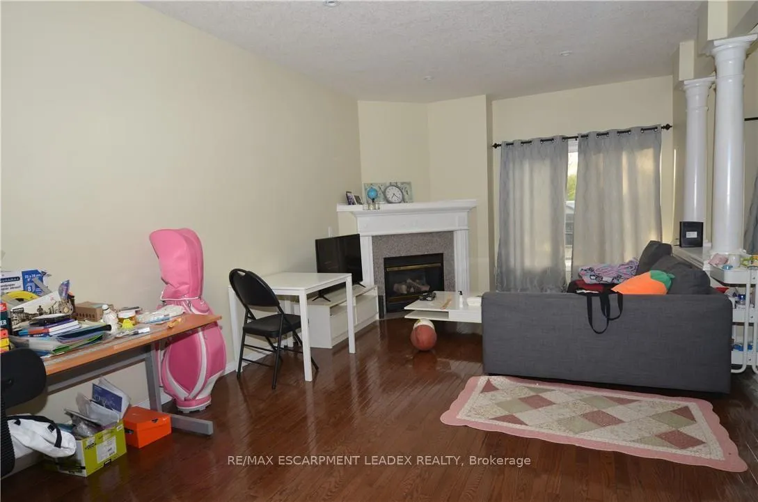 Photo 5 of 524 Stonehenge Drive, Hamilton, Ancaster — HOMEH
