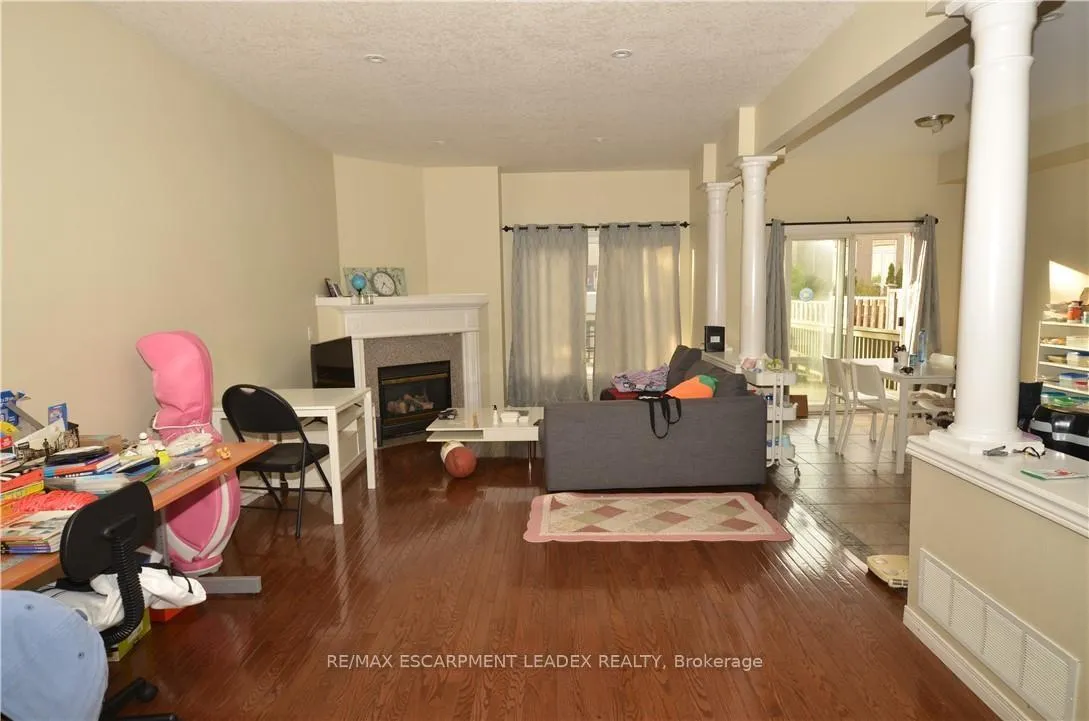 Photo 8 of 524 Stonehenge Drive, Hamilton, Ancaster — HOMEH