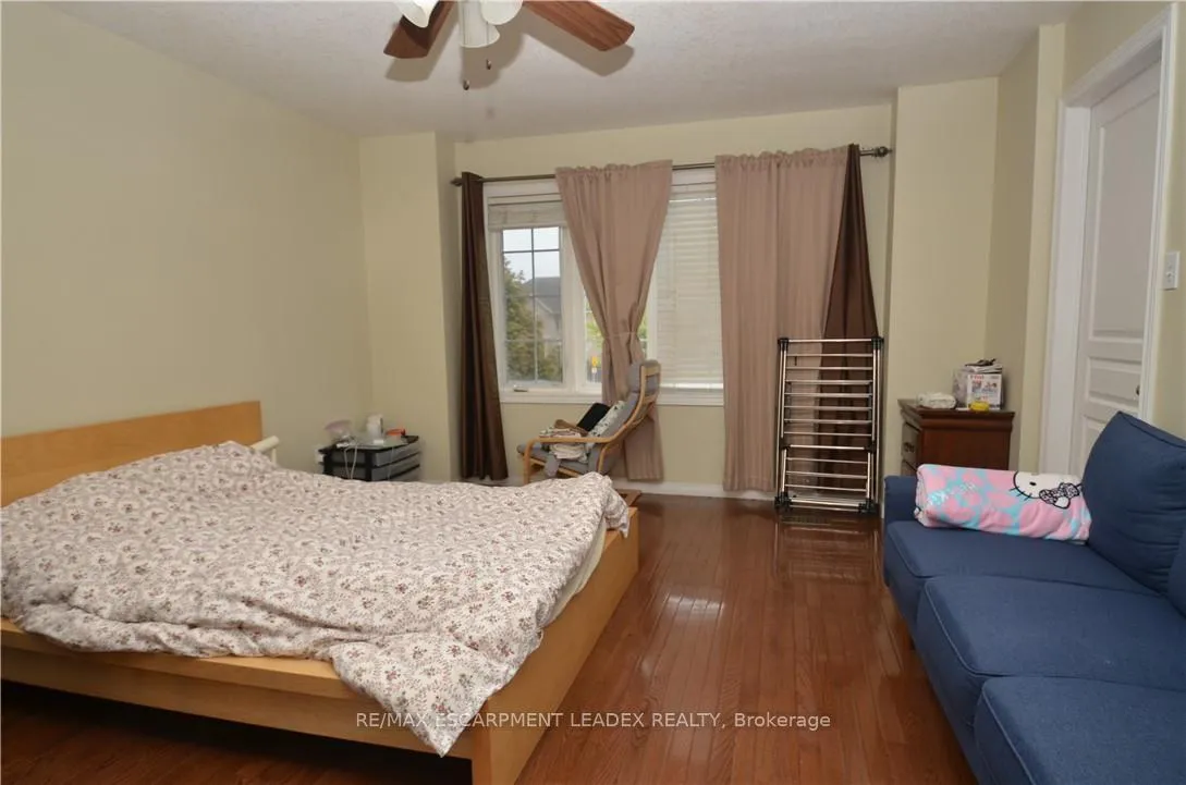 Photo 11 of 524 Stonehenge Drive, Hamilton, Ancaster — HOMEH
